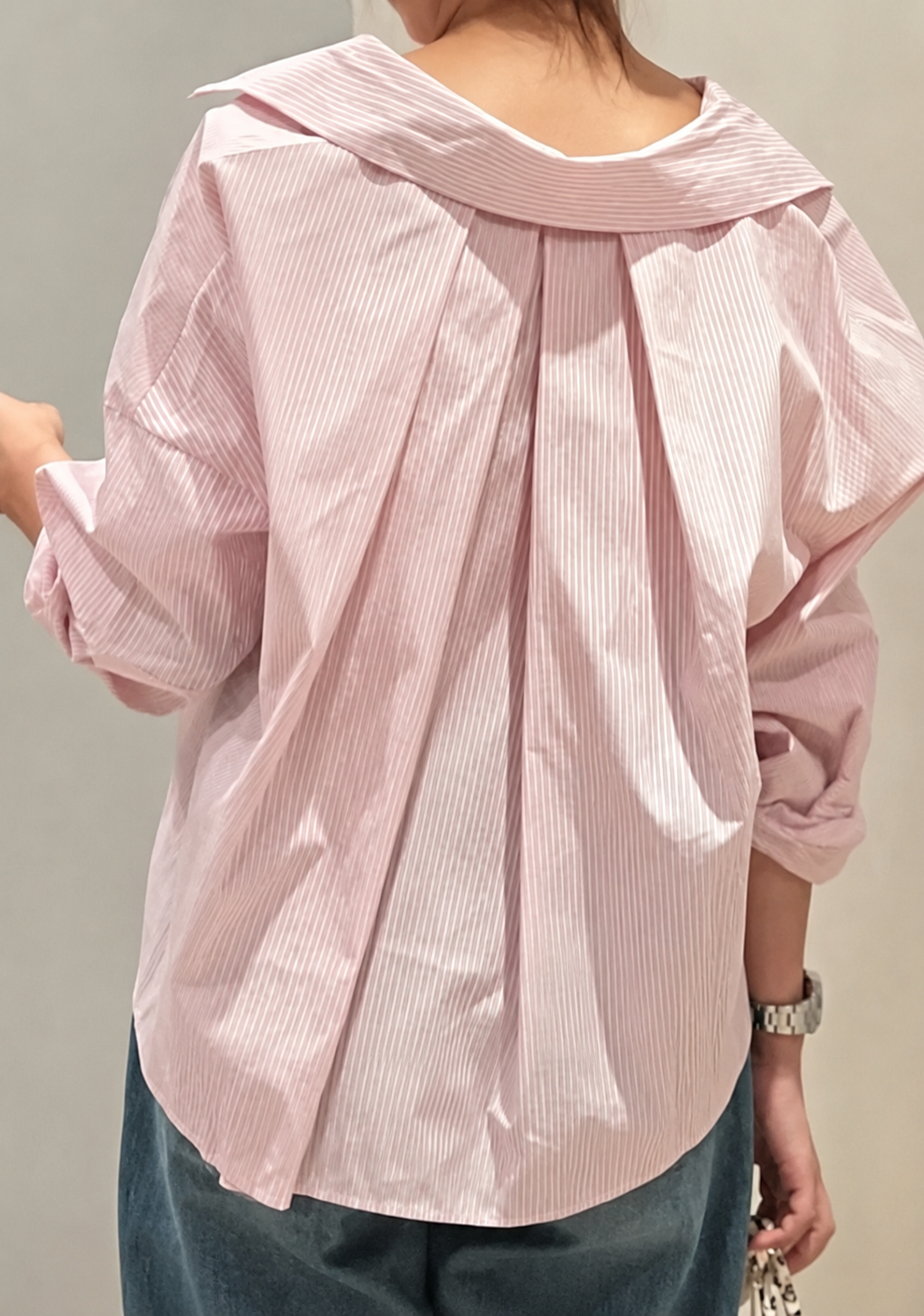 Back-Pleated Timeless Shirt