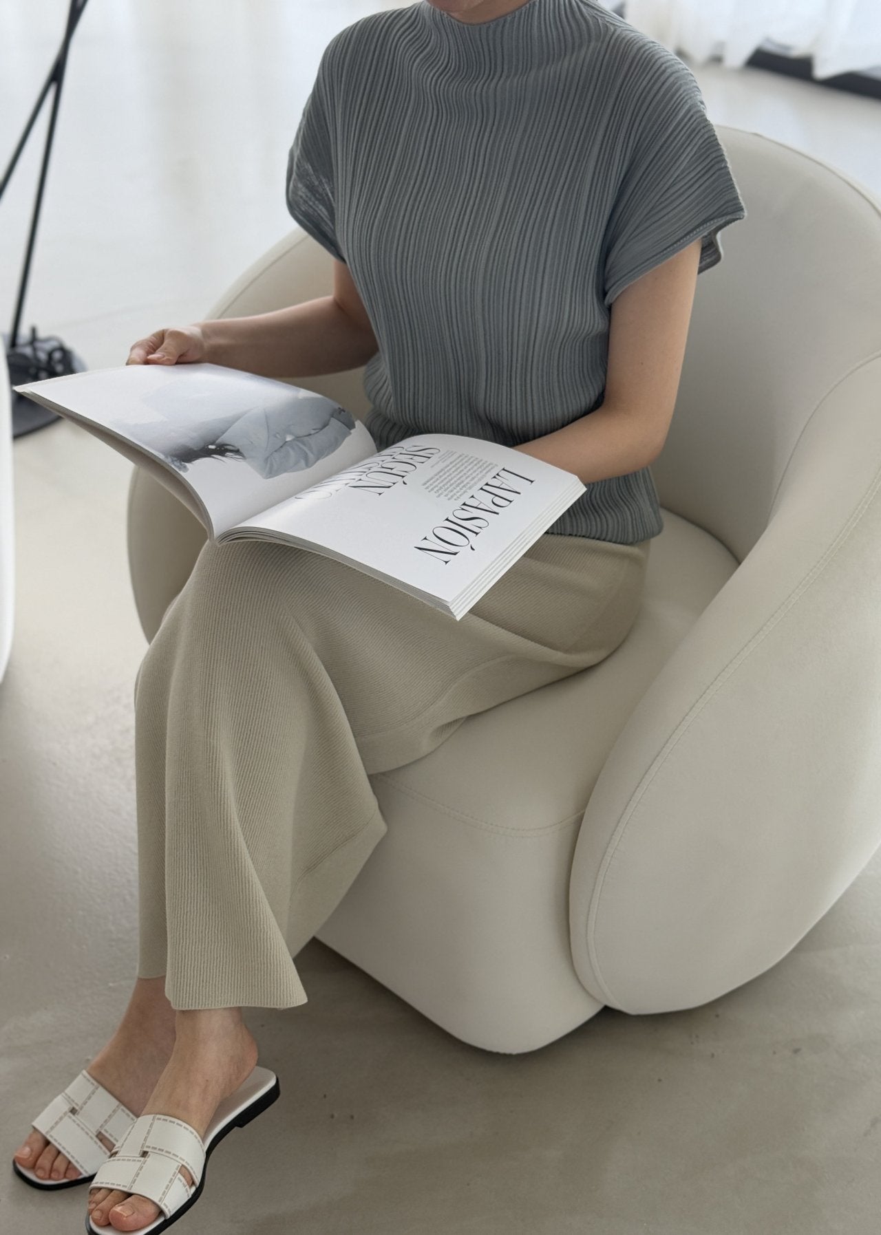 Lino Pleated Seamless Knit (Mock-neck) - Blue Grey