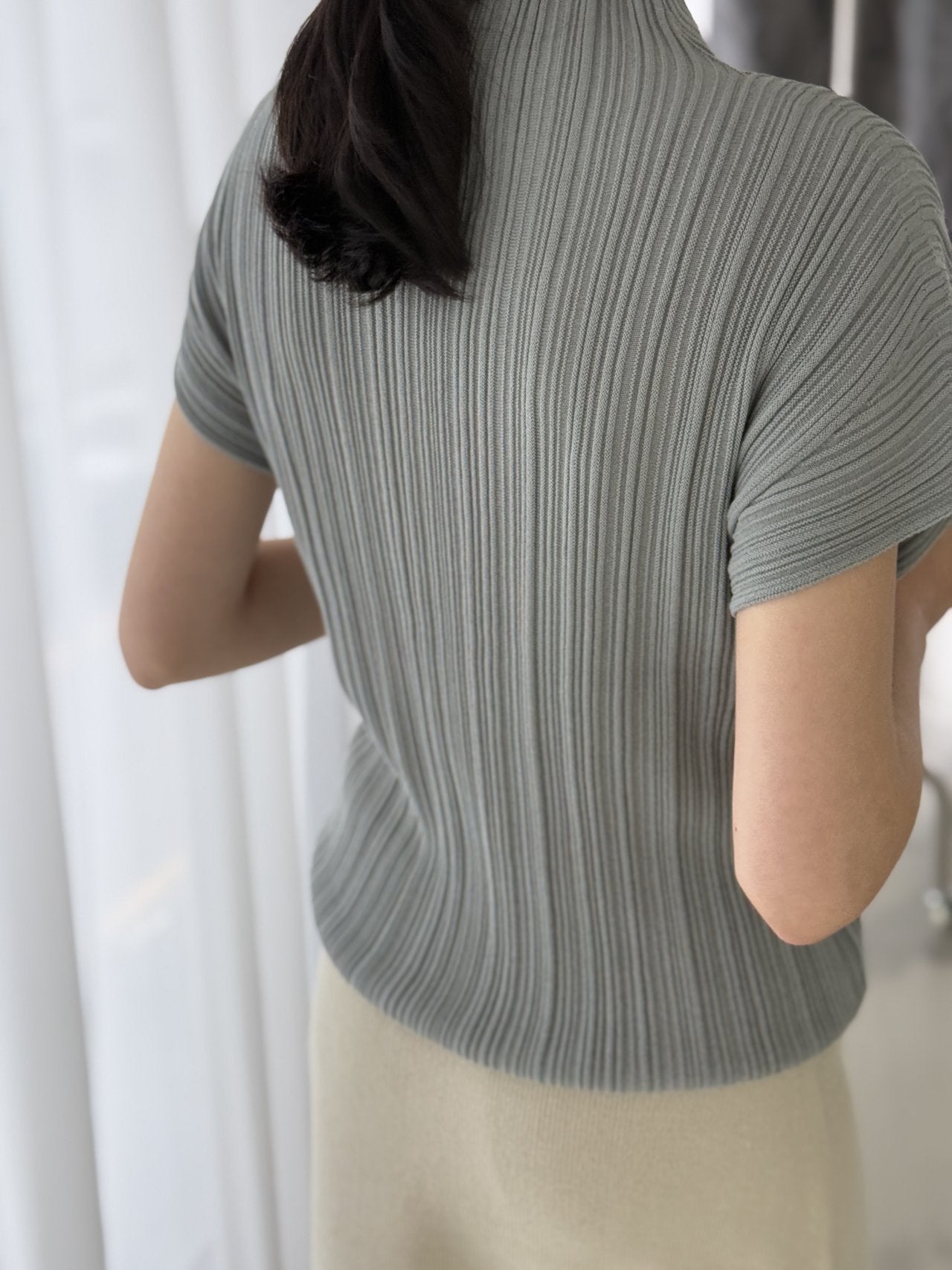 Lino Pleated Seamless Knit (Mock-neck) - Blue Grey