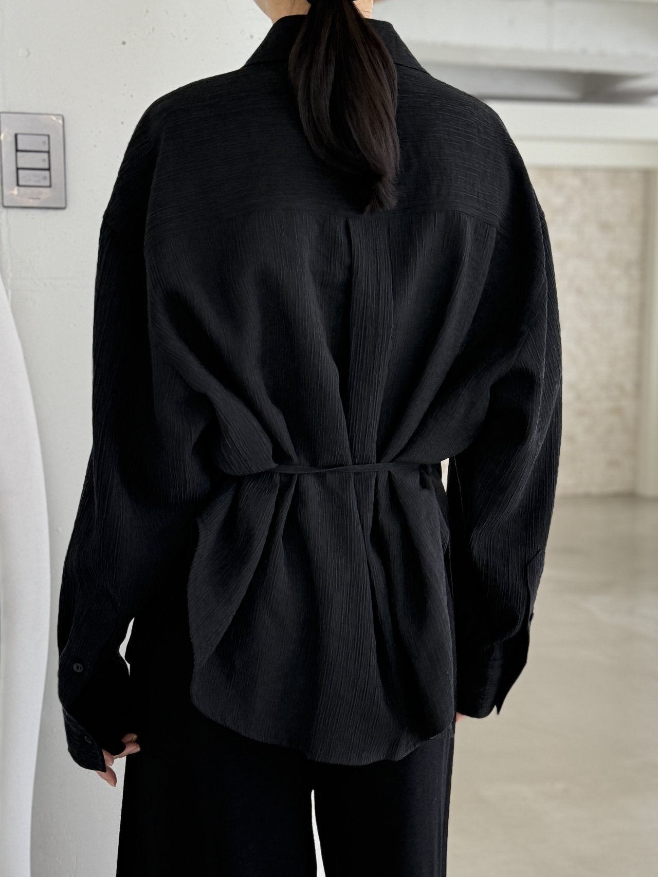 Wool-Tencel Crinkle Belted Overfit Shirt - Black