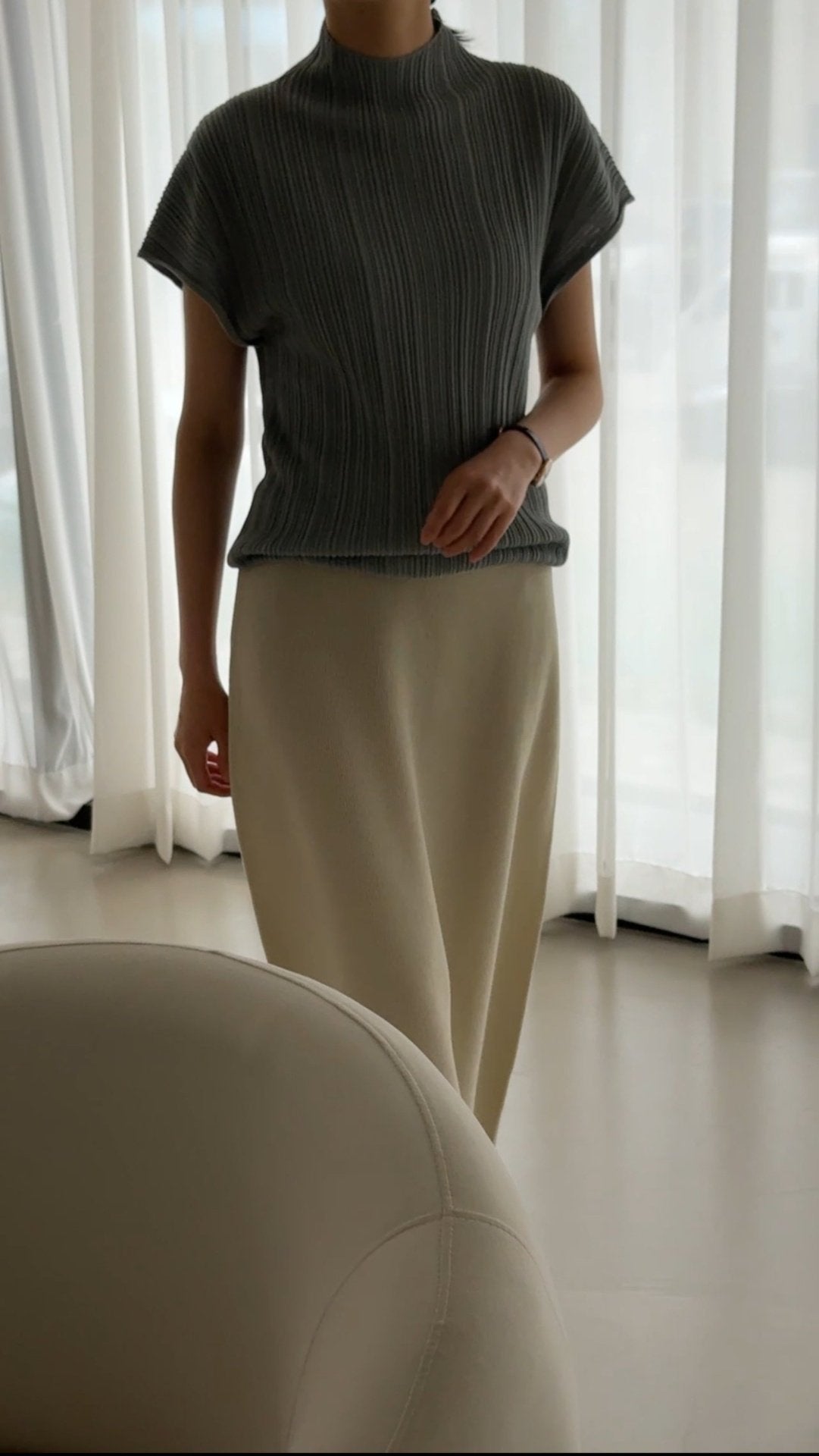 Lino Pleated Seamless Knit (Mock-neck) - Blue Grey