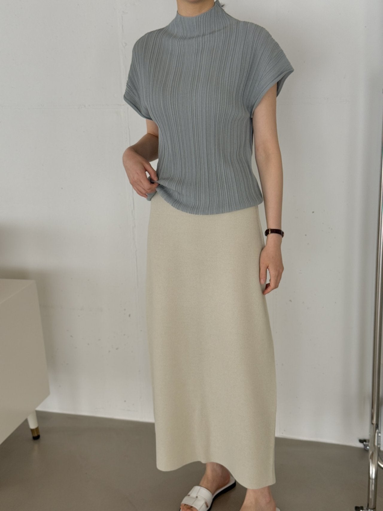 Lino Pleated Seamless Knit (Mock-neck) - Blue Grey
