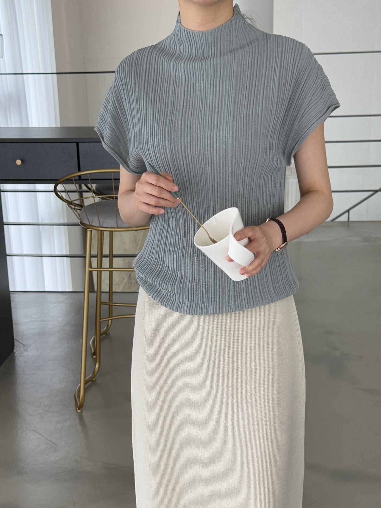 Lino Pleated Seamless Knit (Mock-neck) - Blue Grey