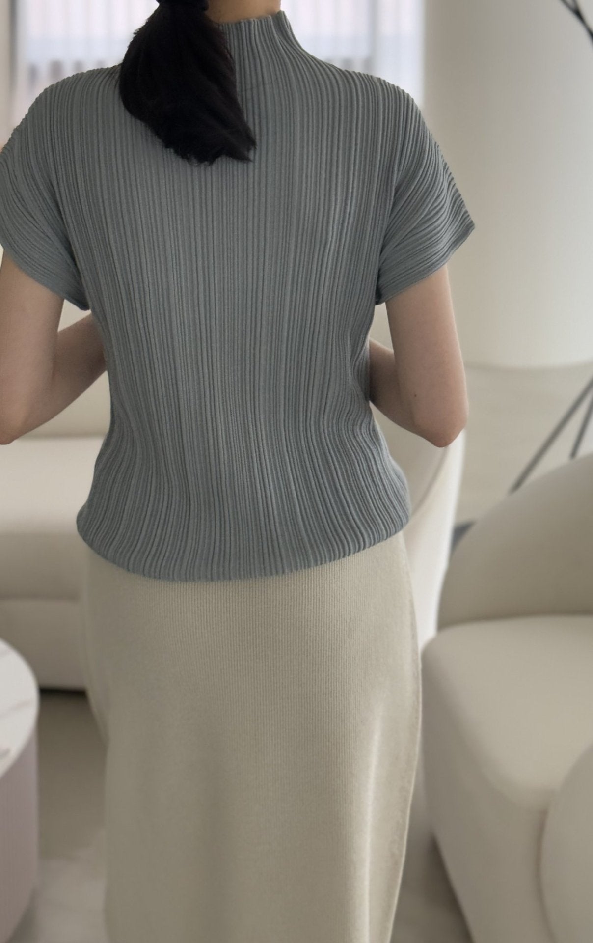 Lino Pleated Seamless Knit (Mock-neck) - Blue Grey