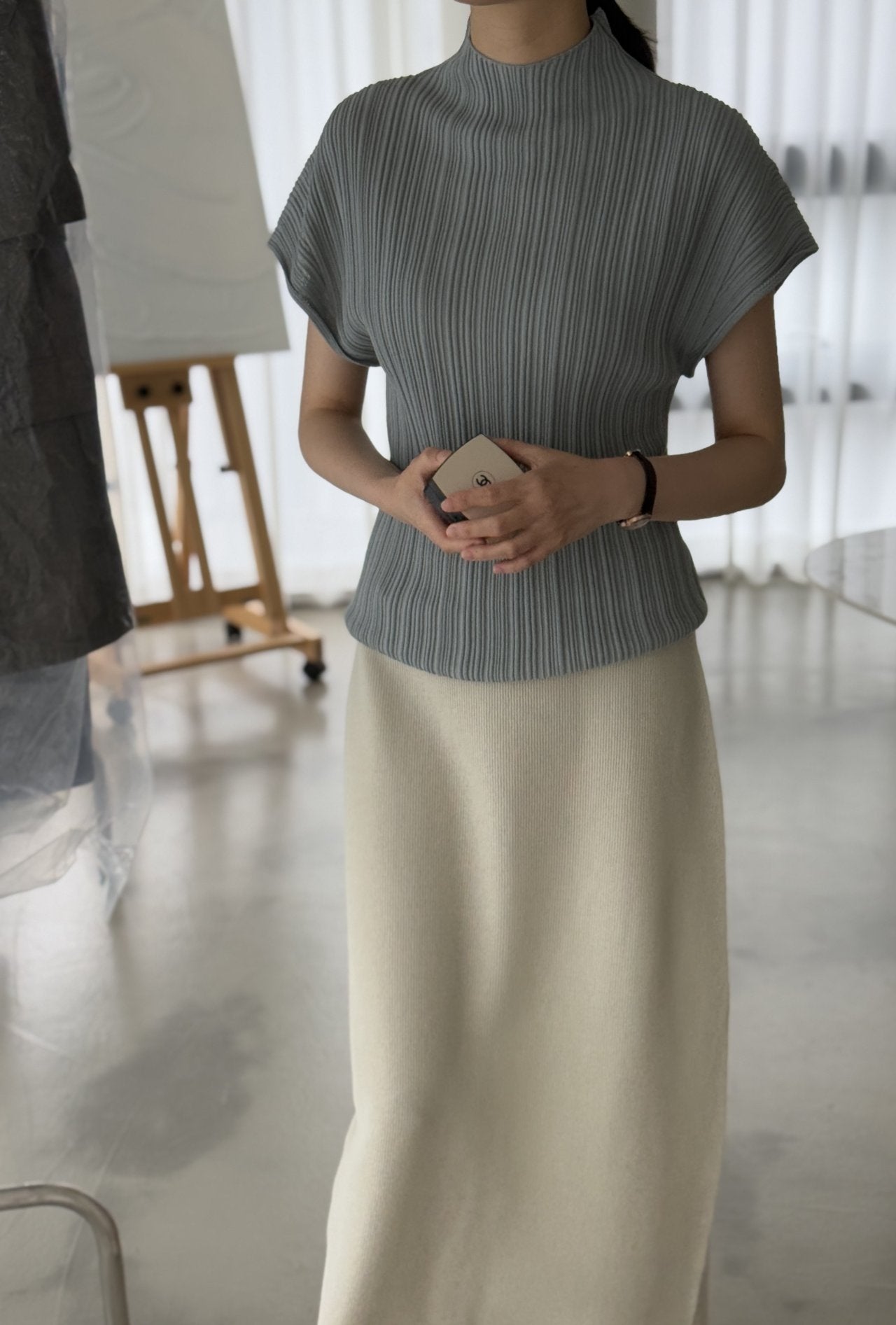 Lino Pleated Seamless Knit (Mock-neck) - Blue Grey