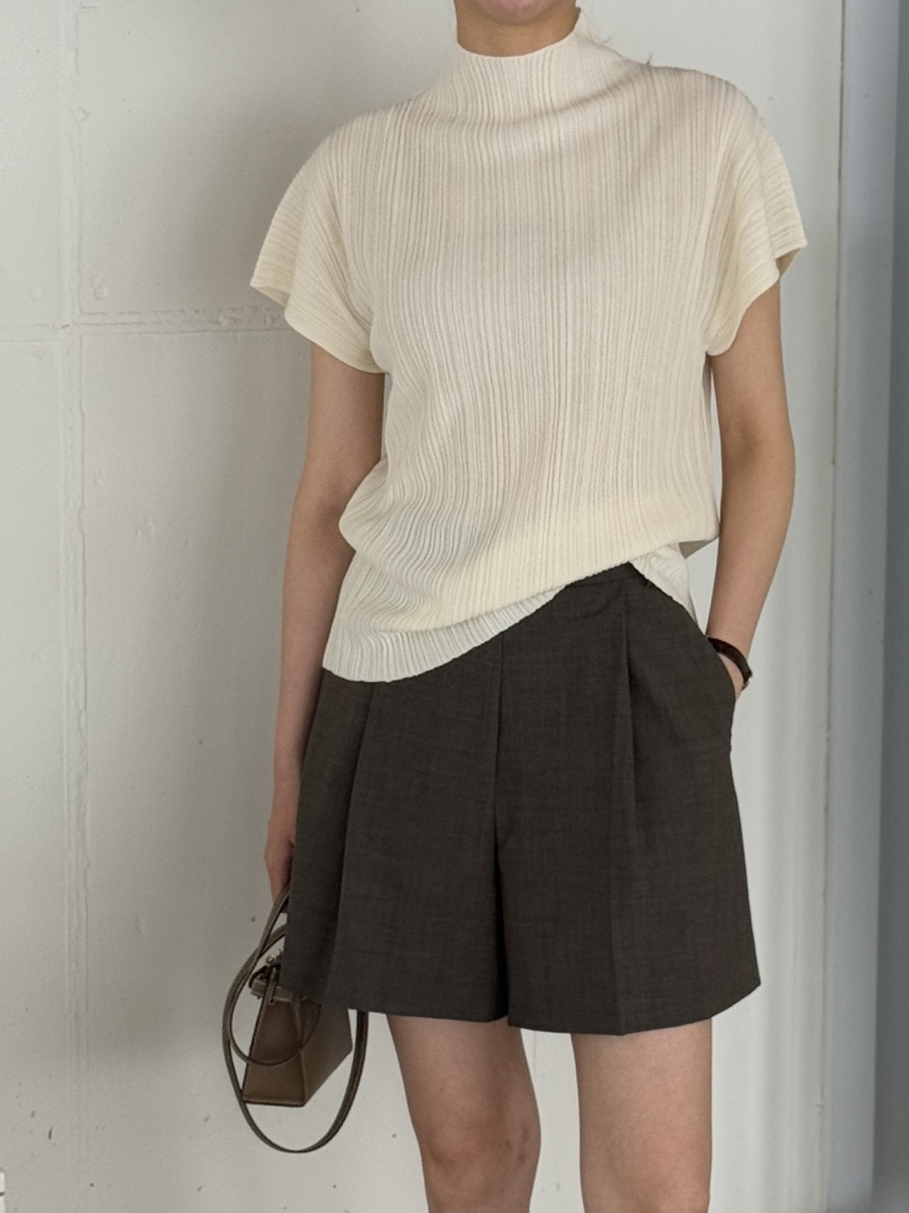 Lino Pleated Seamless Knit (Mock-neck) - Cream Ivory