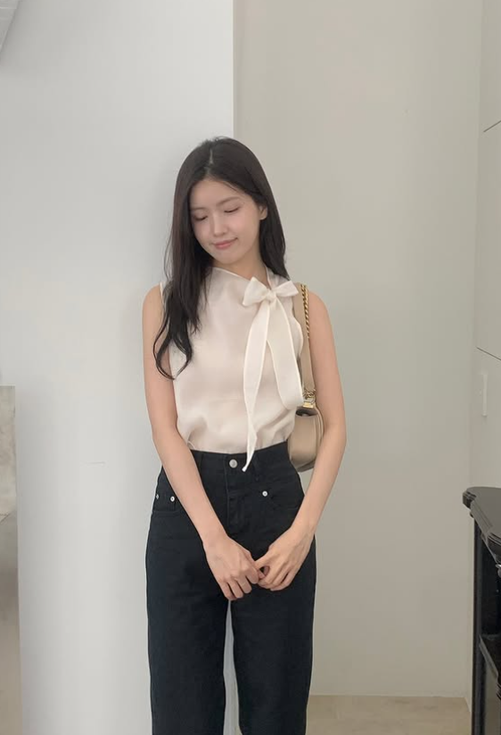 Tie Neck Sleeveless Blouse – Soft Feminine Silhouette