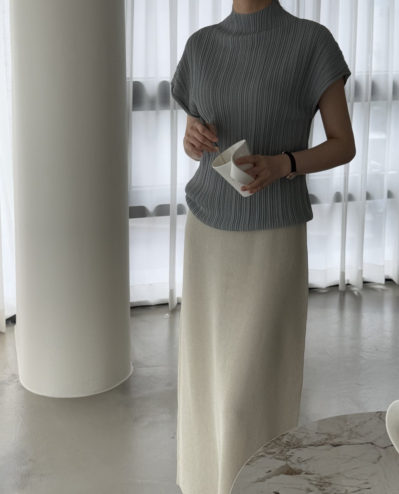 Lino Pleated Seamless Knit (Mock-neck) - Blue Grey