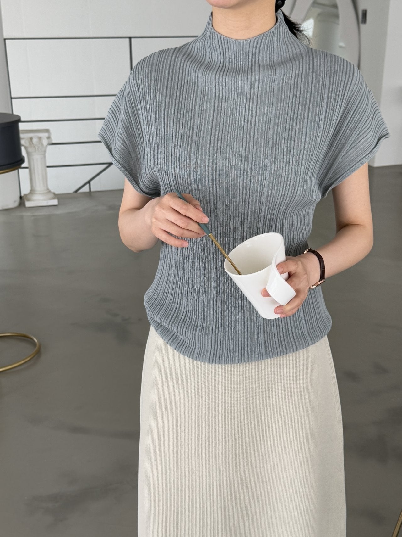 Lino Pleated Seamless Knit (Mock-neck) - Blue Grey