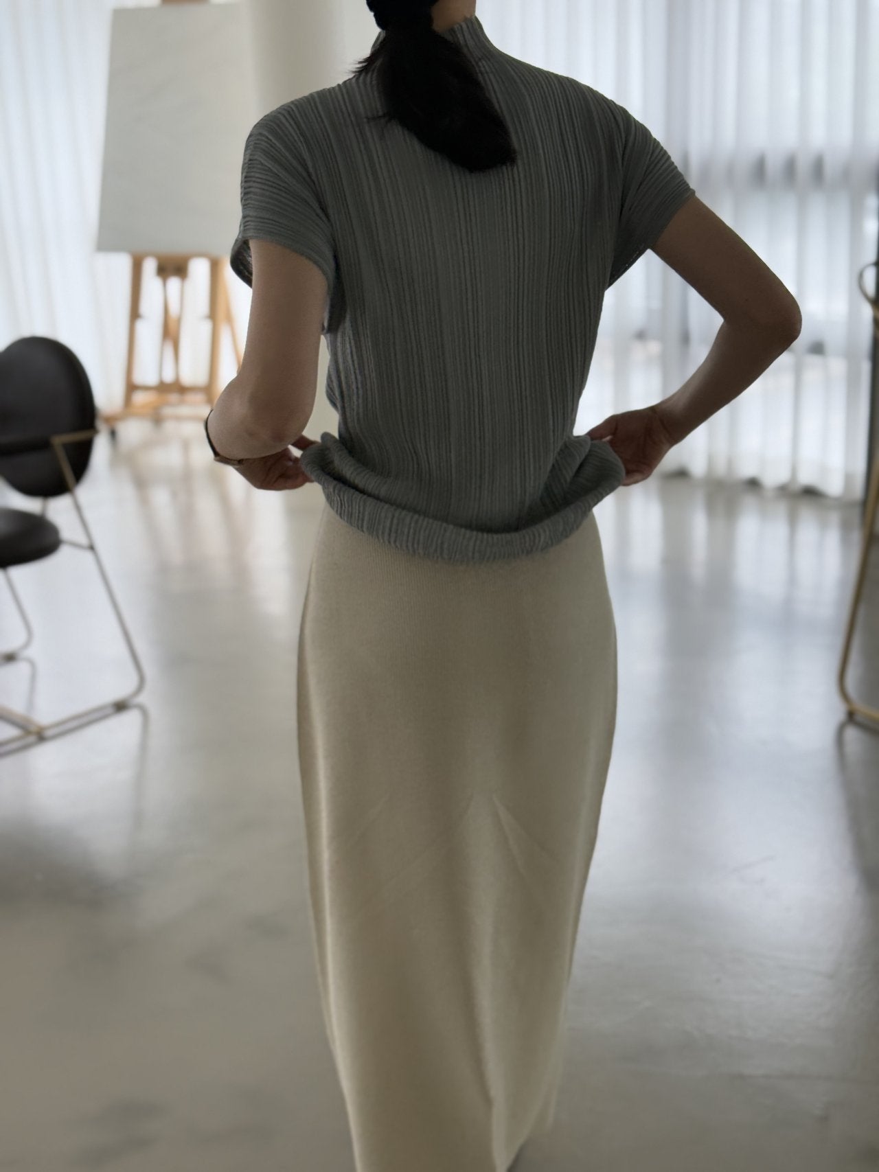 Lino Pleated Seamless Knit (Mock-neck) - Blue Grey