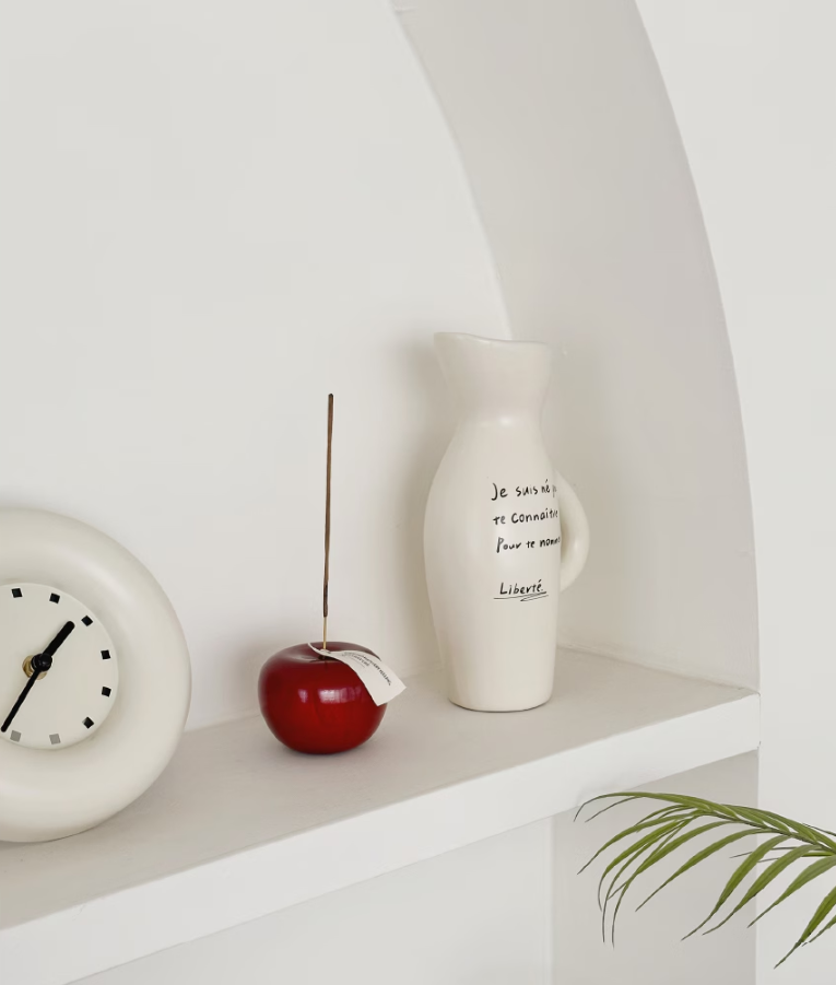 [Carefully handcrafted in Korea] A Delightful Apple Shaped Incense Holder