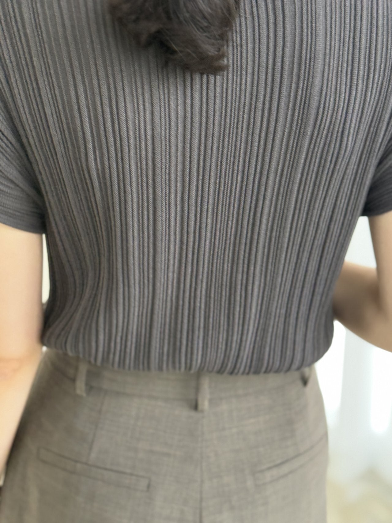 Lino Pleated Seamless Knit (Mock-neck) -  Charcoal