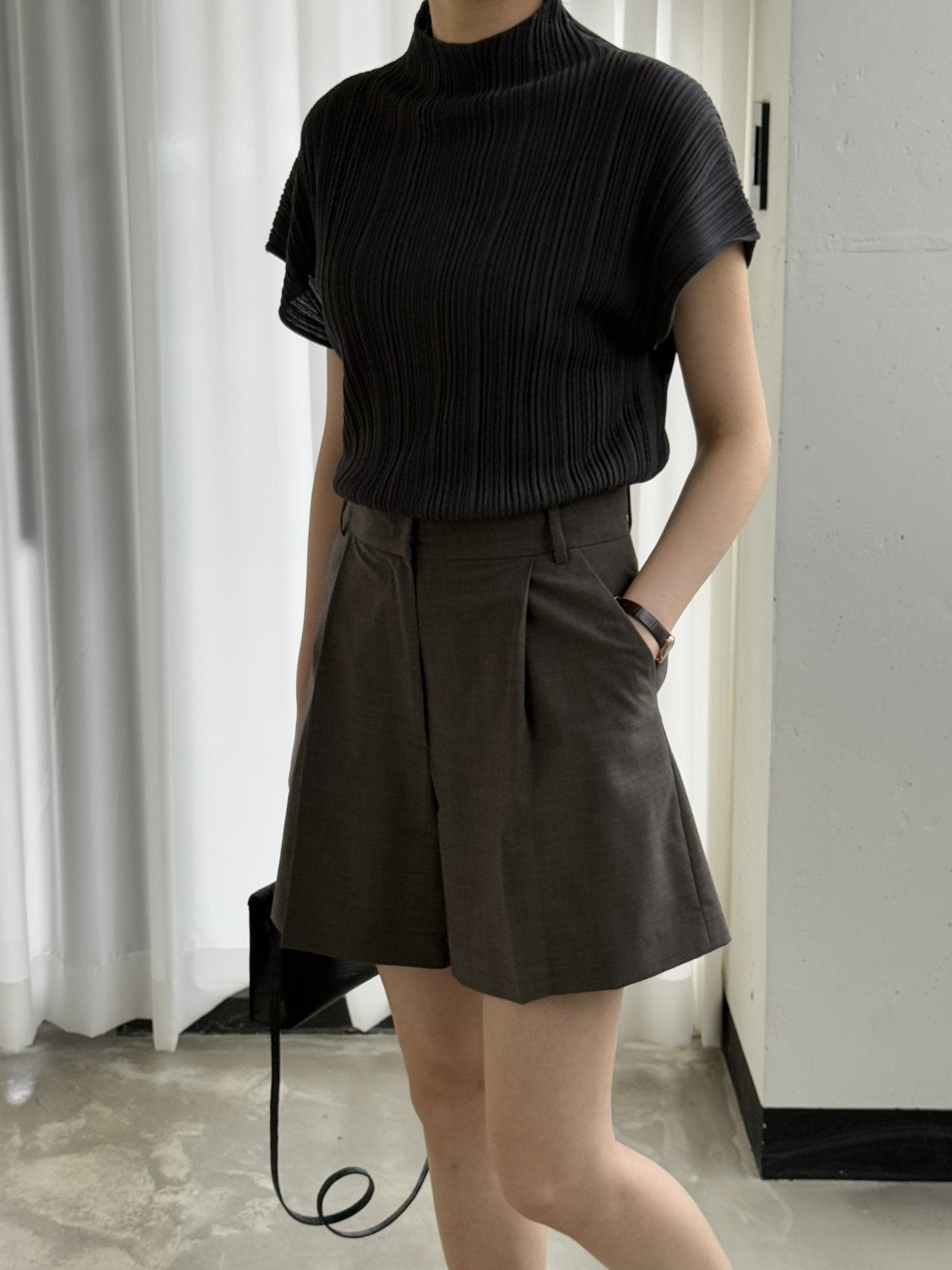 Lino Pleated Seamless Knit (Mock-neck) -  Charcoal