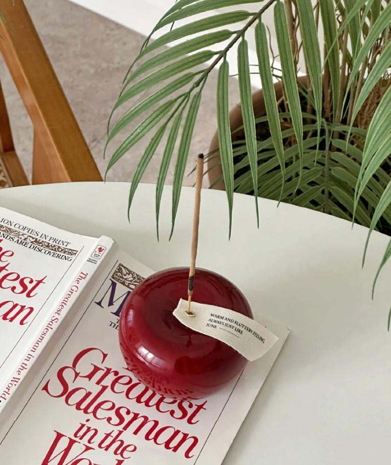 [Carefully handcrafted in Korea] A Delightful Apple Shaped Incense Holder