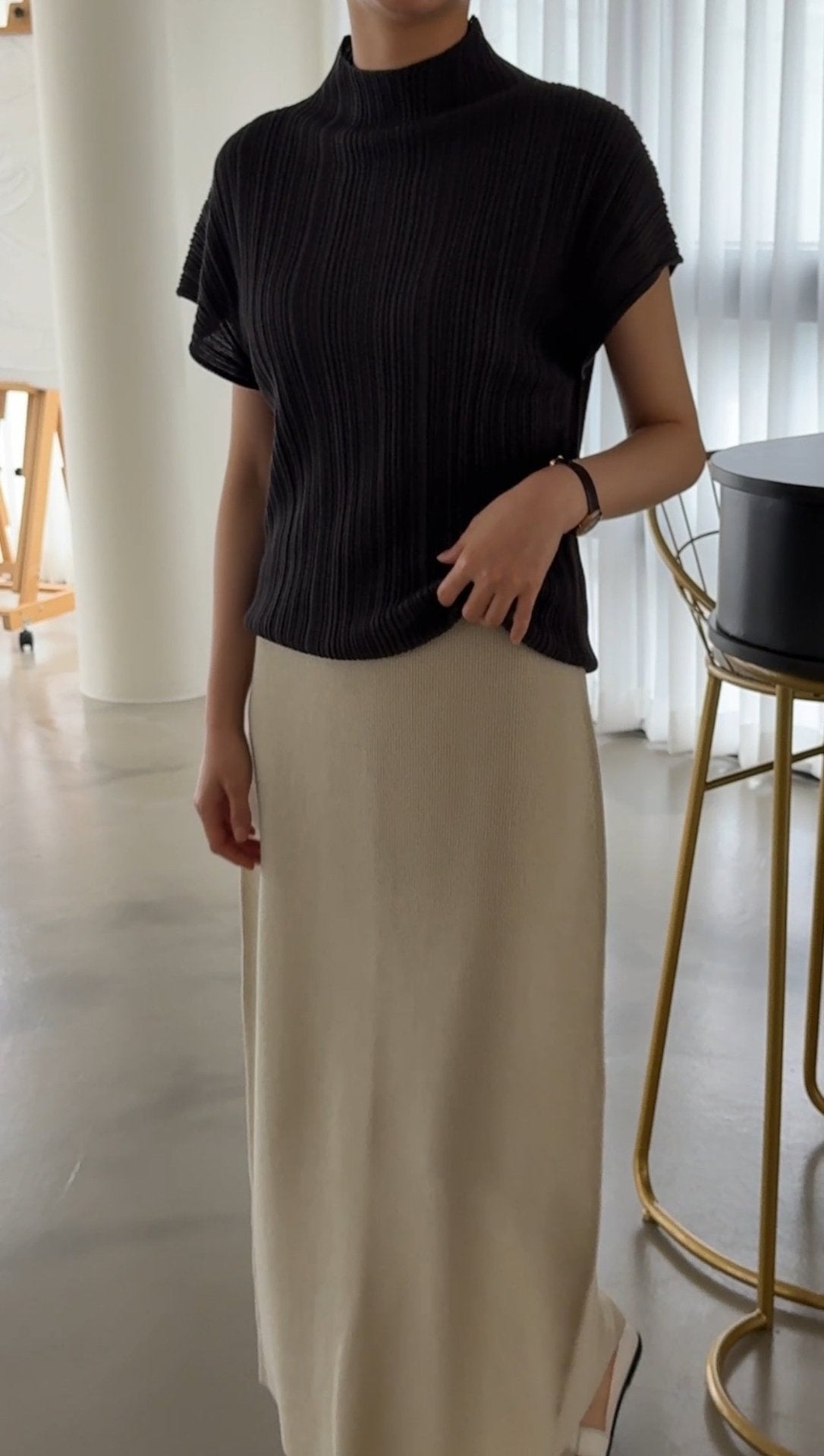 Lino Pleated Seamless Knit (Mock-neck) -  Charcoal