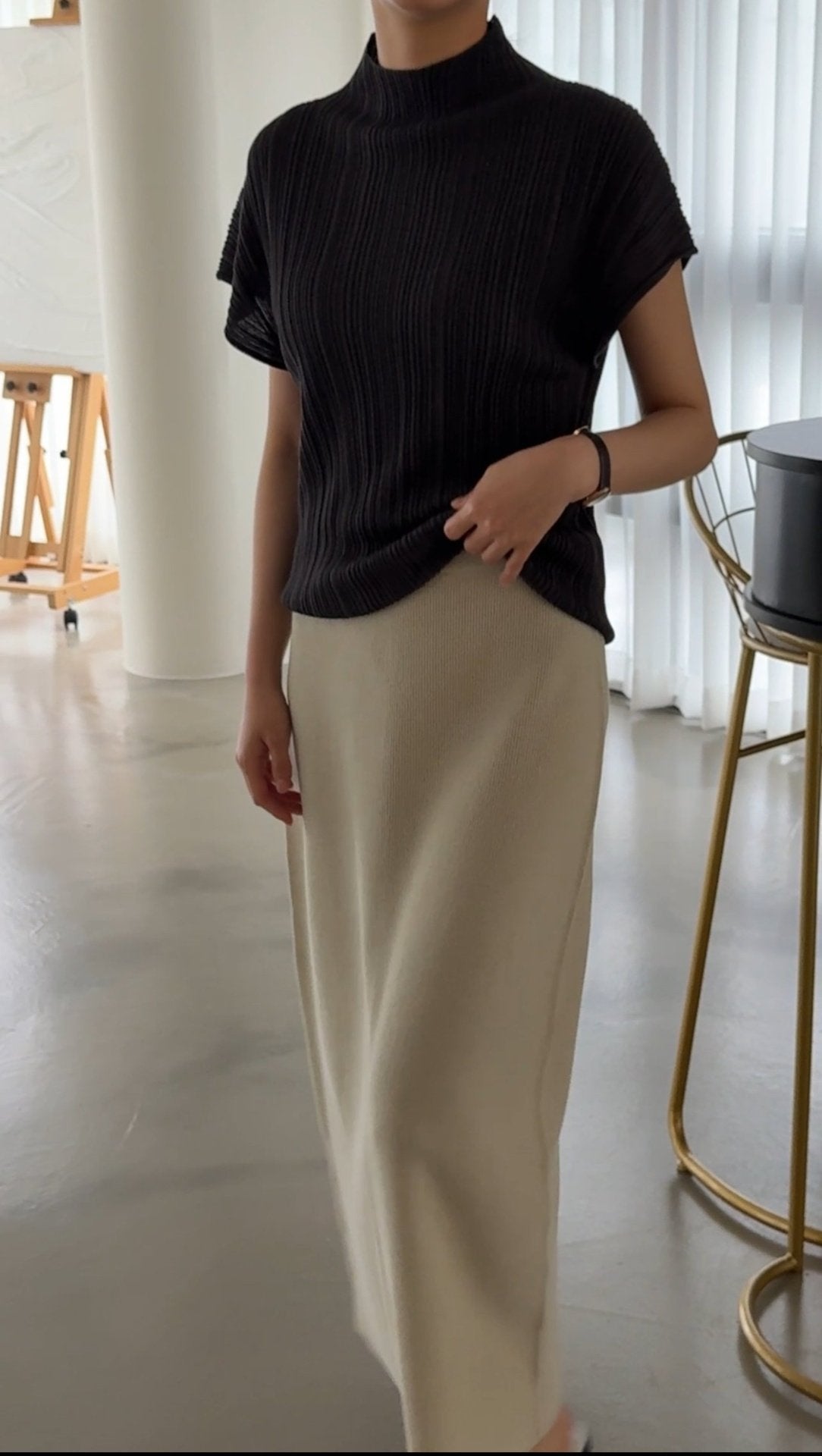 Lino Pleated Seamless Knit (Mock-neck) -  Charcoal