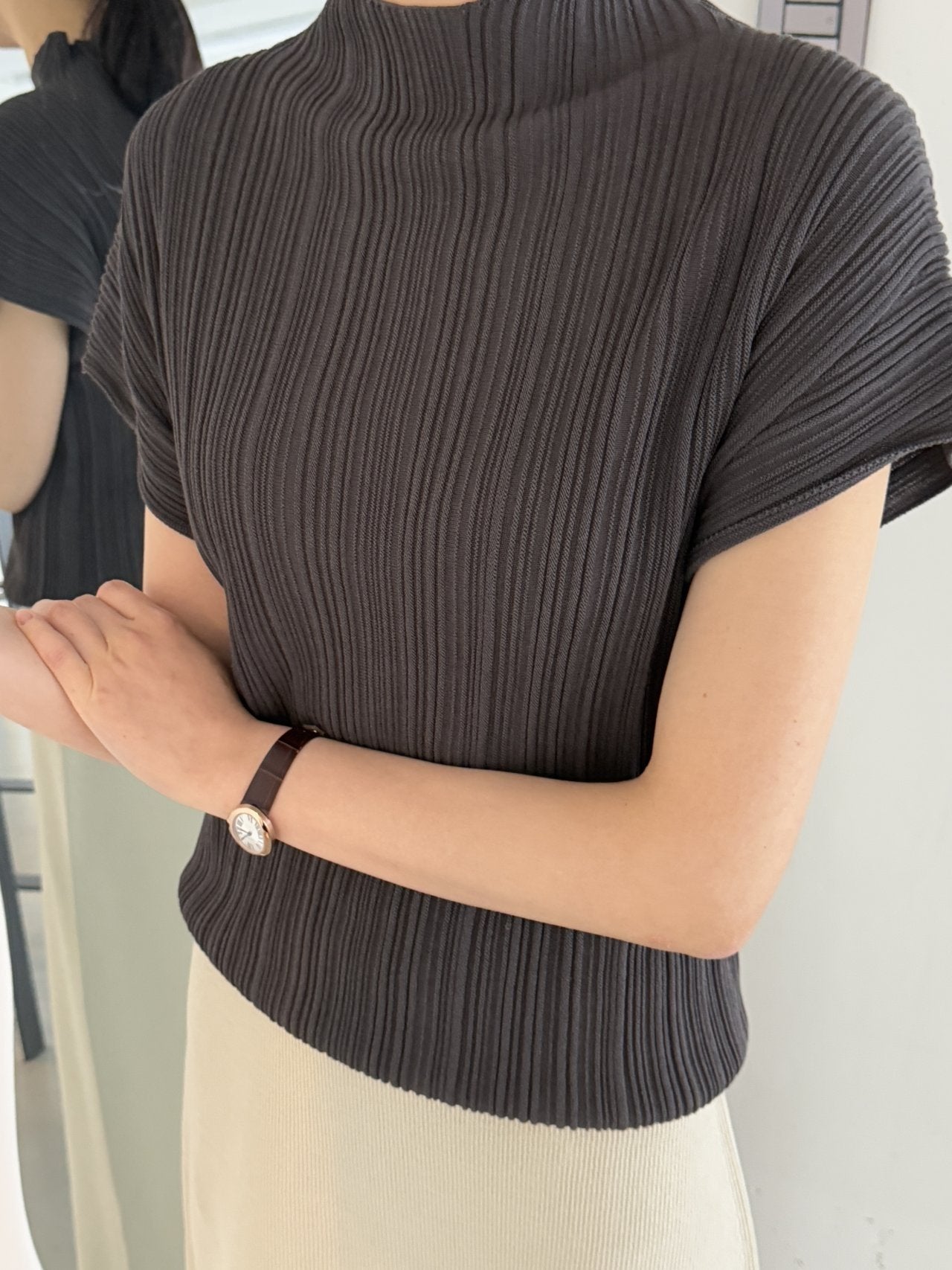 Lino Pleated Seamless Knit (Mock-neck) -  Charcoal