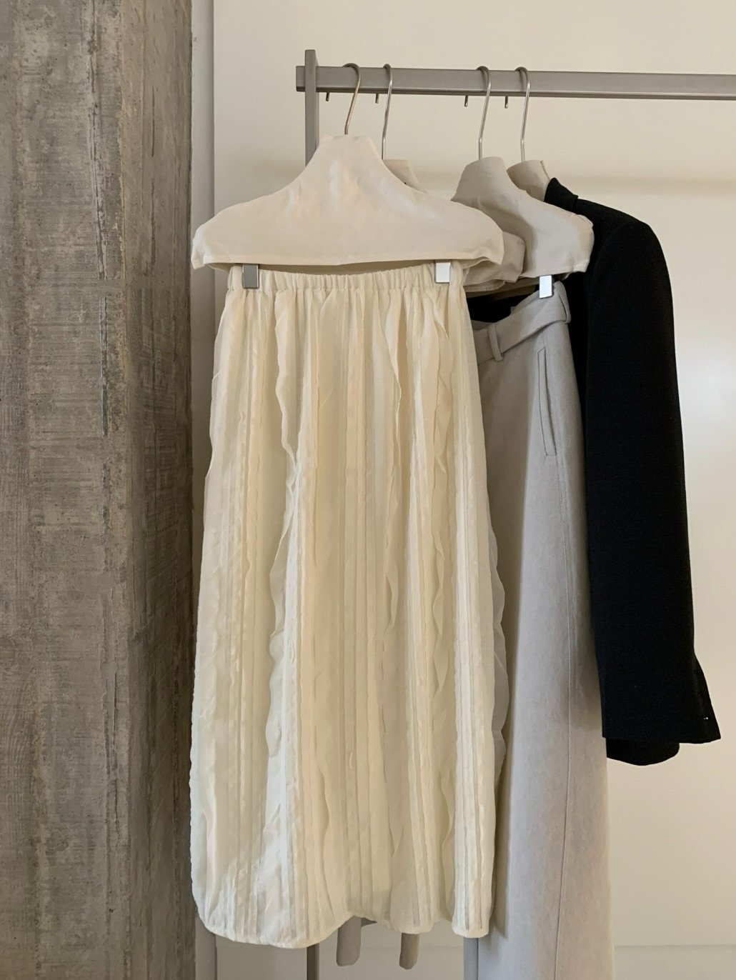 Ruffle Pintuck Long Skirt
