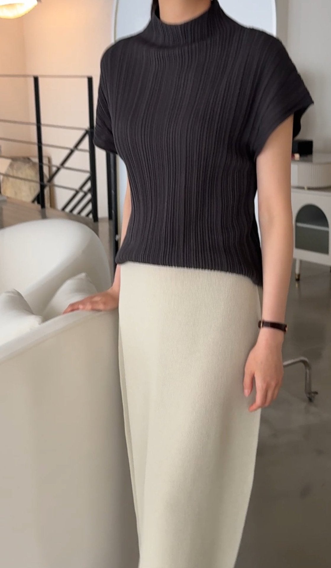 Lino Pleated Seamless Knit (Mock-neck) -  Charcoal