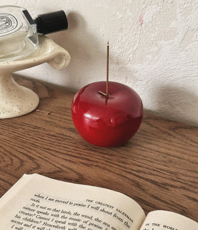 [Carefully handcrafted in Korea] A Delightful Apple Shaped Incense Holder