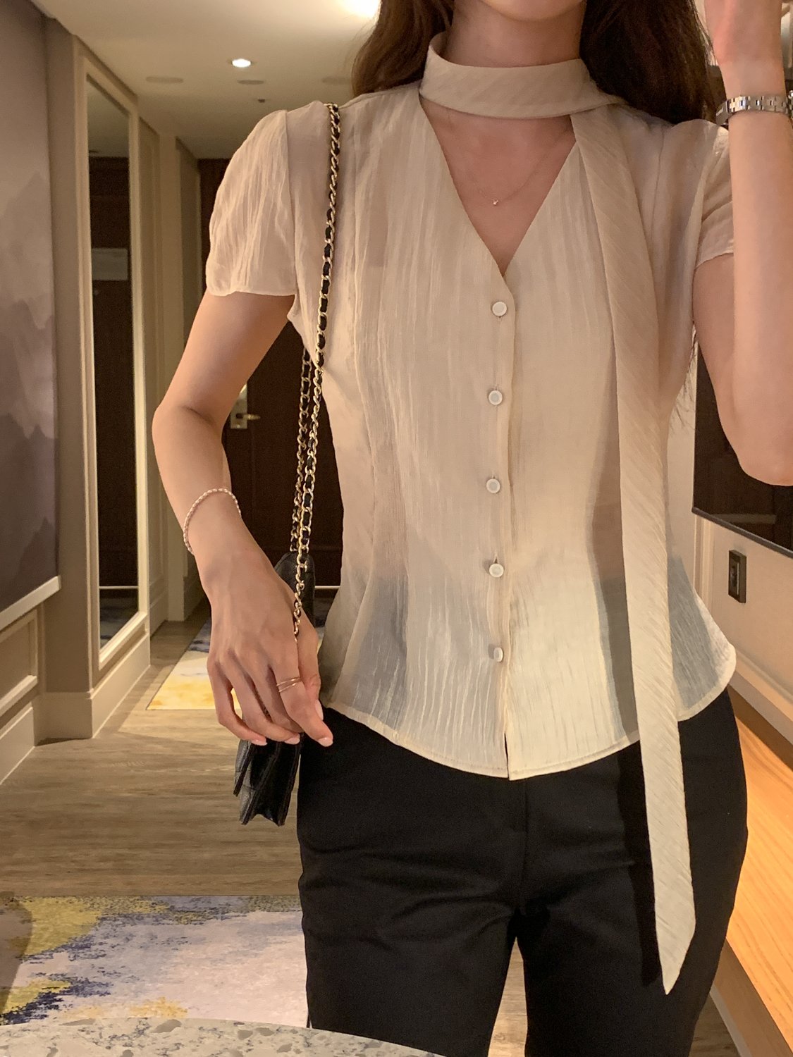 Two-Way Tie Balloon Blouse