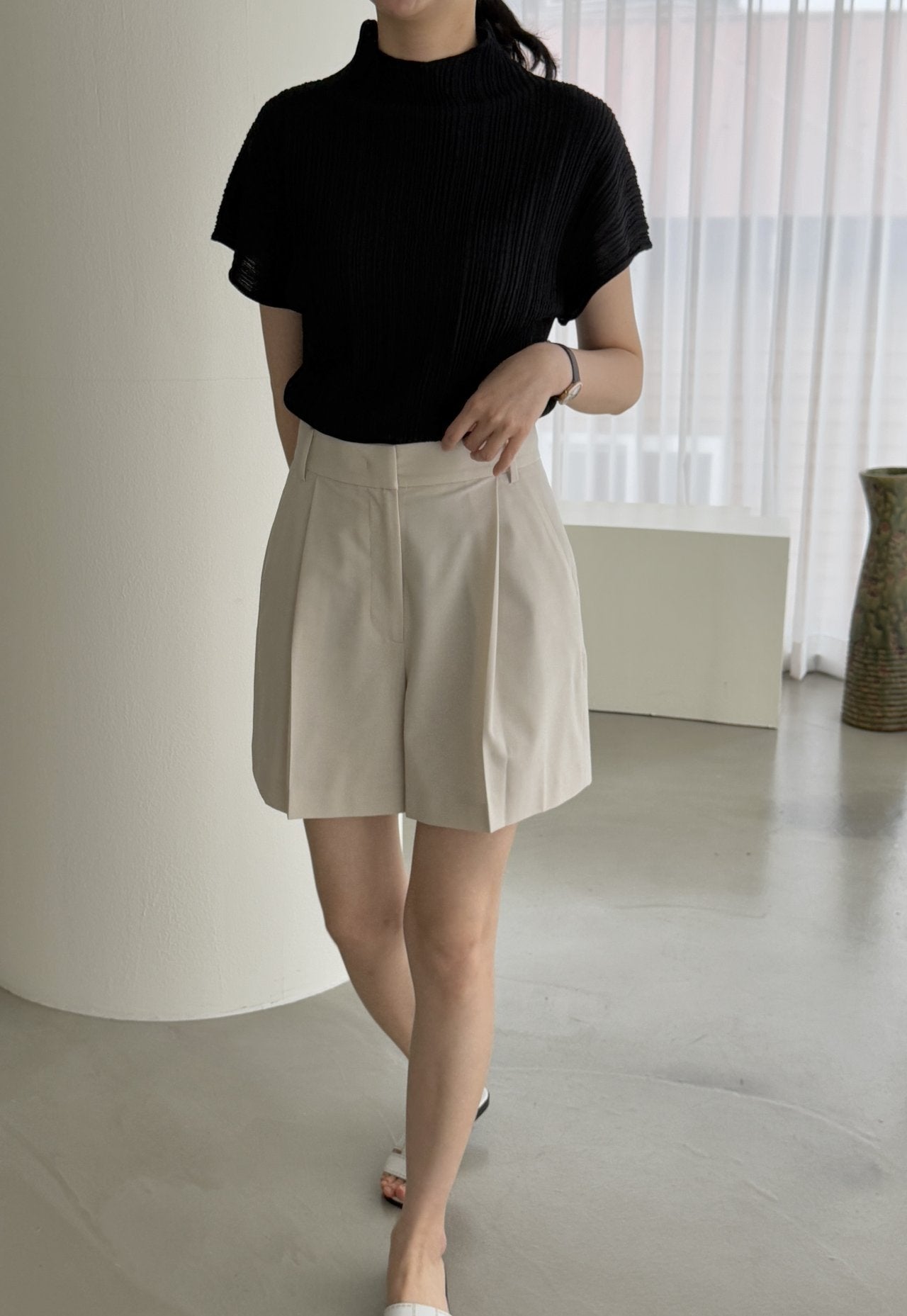 Lino Pleated Seamless Knit (Mock-neck) - Black