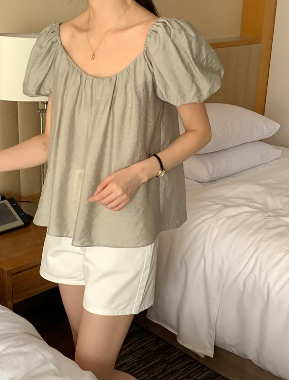 Two-Way Puff-Sleeve Blouse