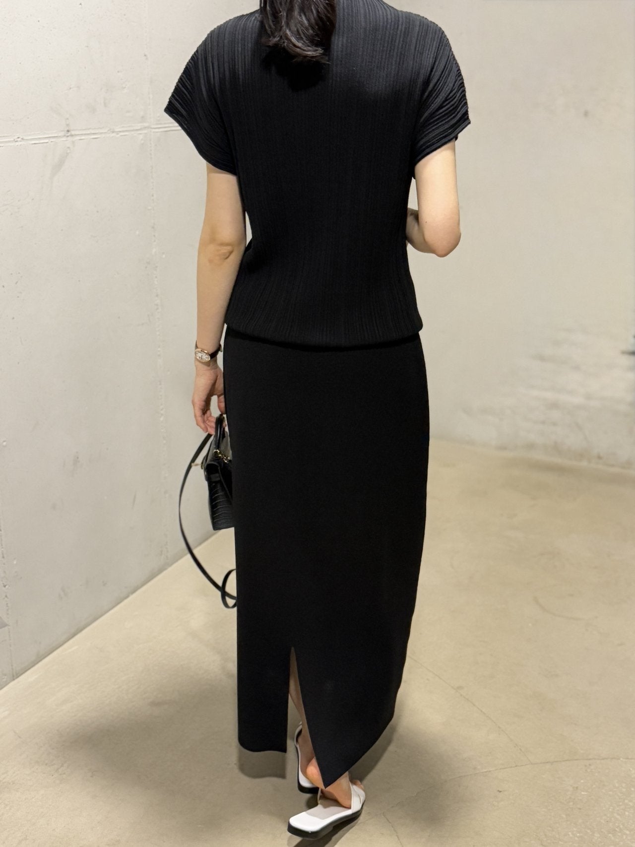 Lino Pleated Seamless Knit (Mock-neck) - Black