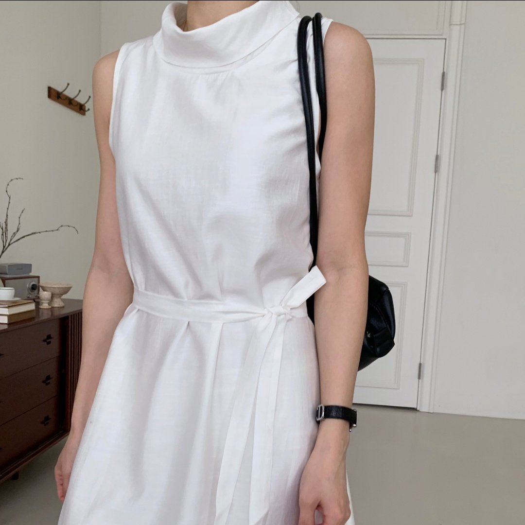 Elegant Satin Soirée Dress