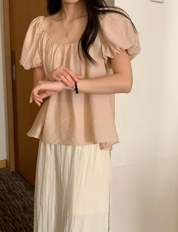 Two-Way Puff-Sleeve Blouse