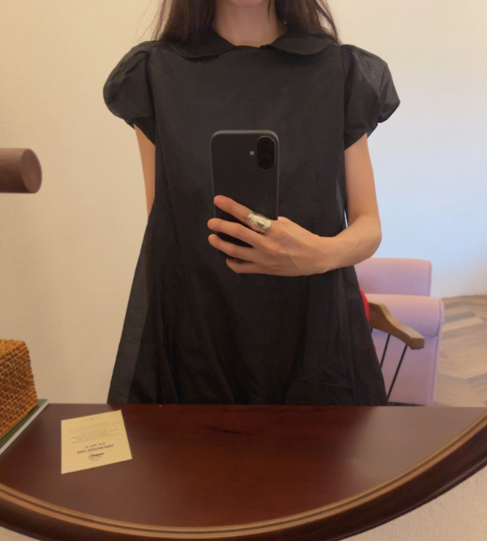 A Subtly Shimmering Balloon Silhouette Dress