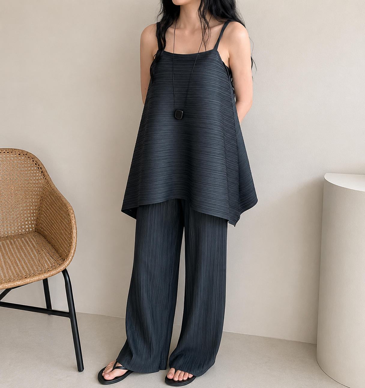 Pleats Flow Slip
