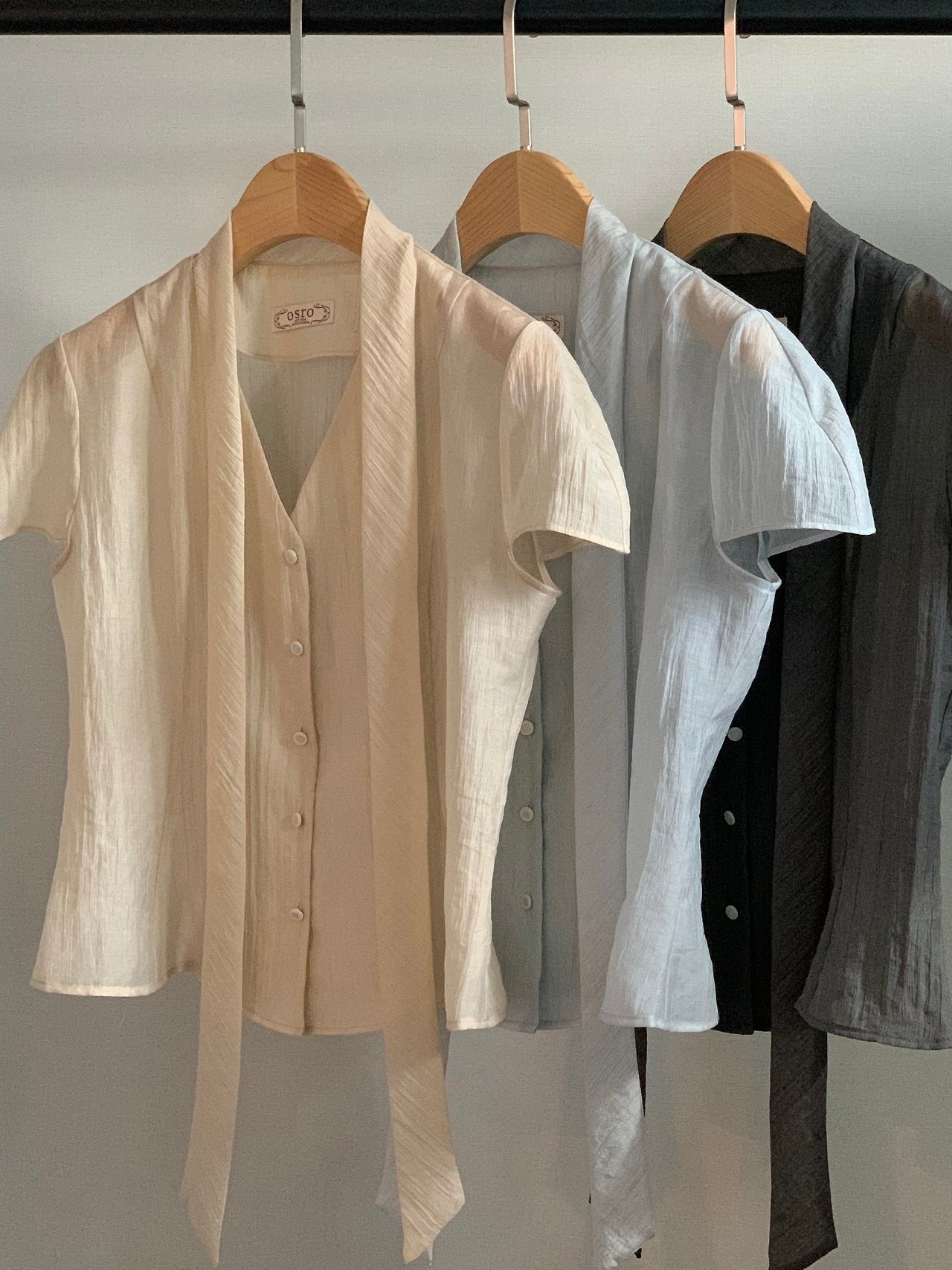 Two-Way Tie Balloon Blouse