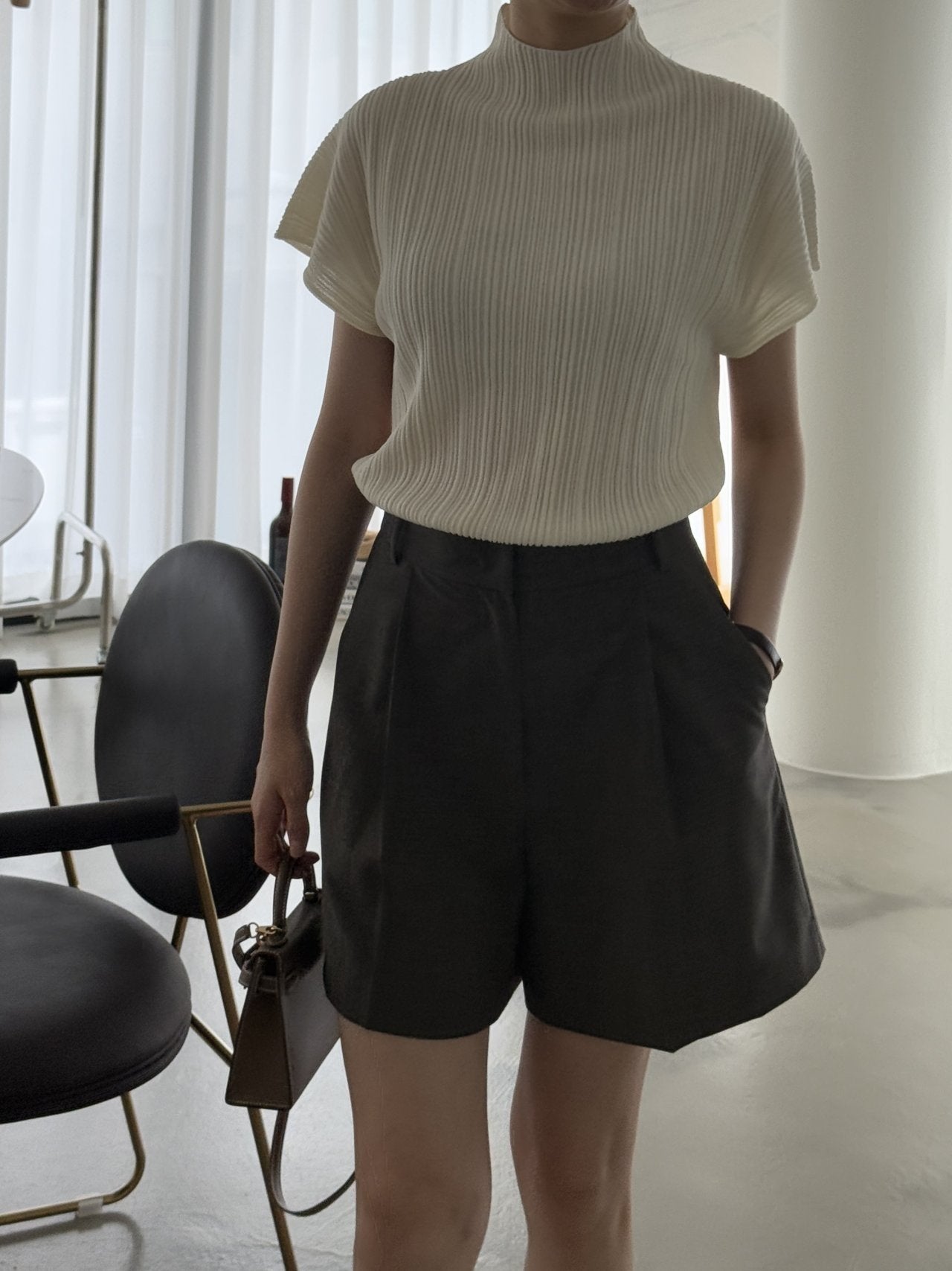 Lino Pleated Seamless Knit (Mock-neck) - Cream Ivory