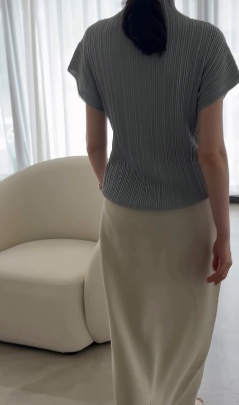 Linos WholeGarment Mock Neck Pleated Top