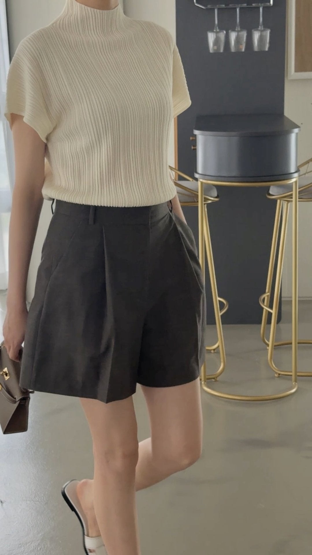 Lino Pleated Seamless Knit (Mock-neck) - Cream Ivory