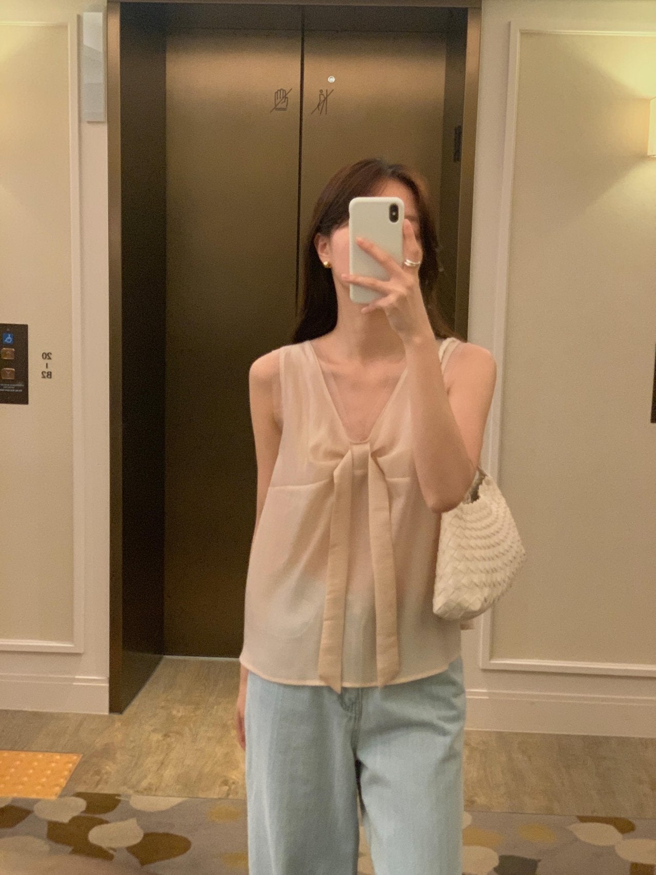 Pure Mood See-through V-Blouse