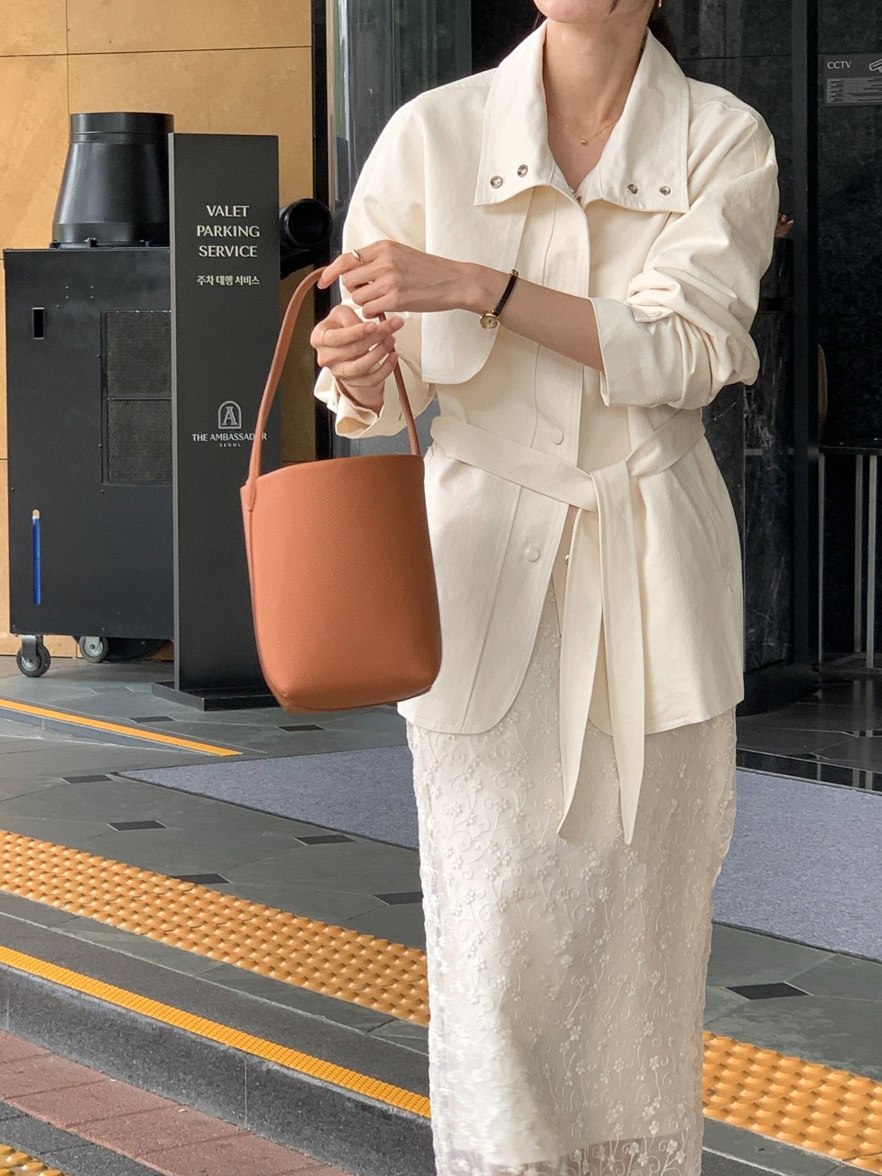 [Best Seller] Sculptural Silk-Lined Lace Skirt