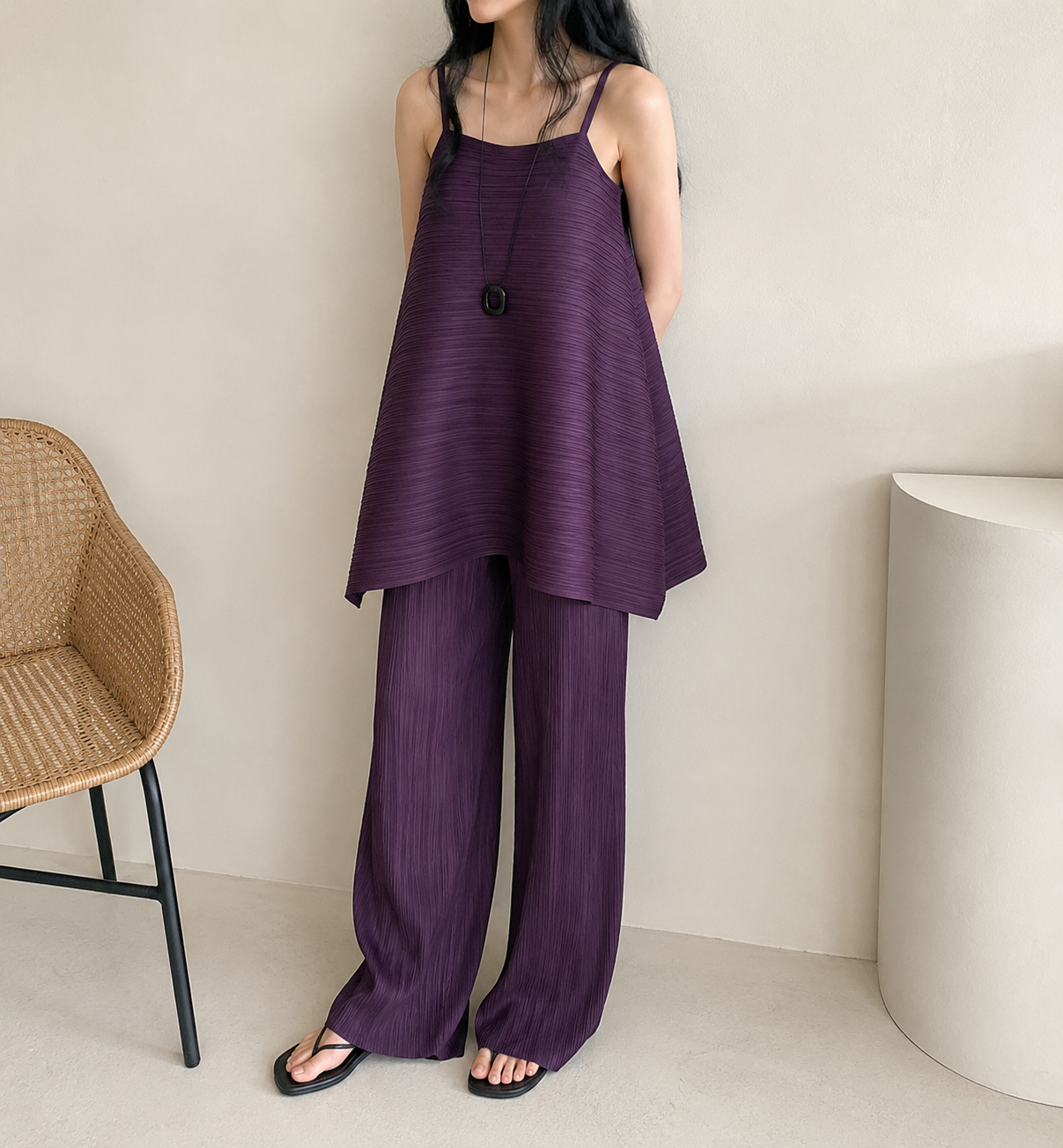 Pleats Flow Slip