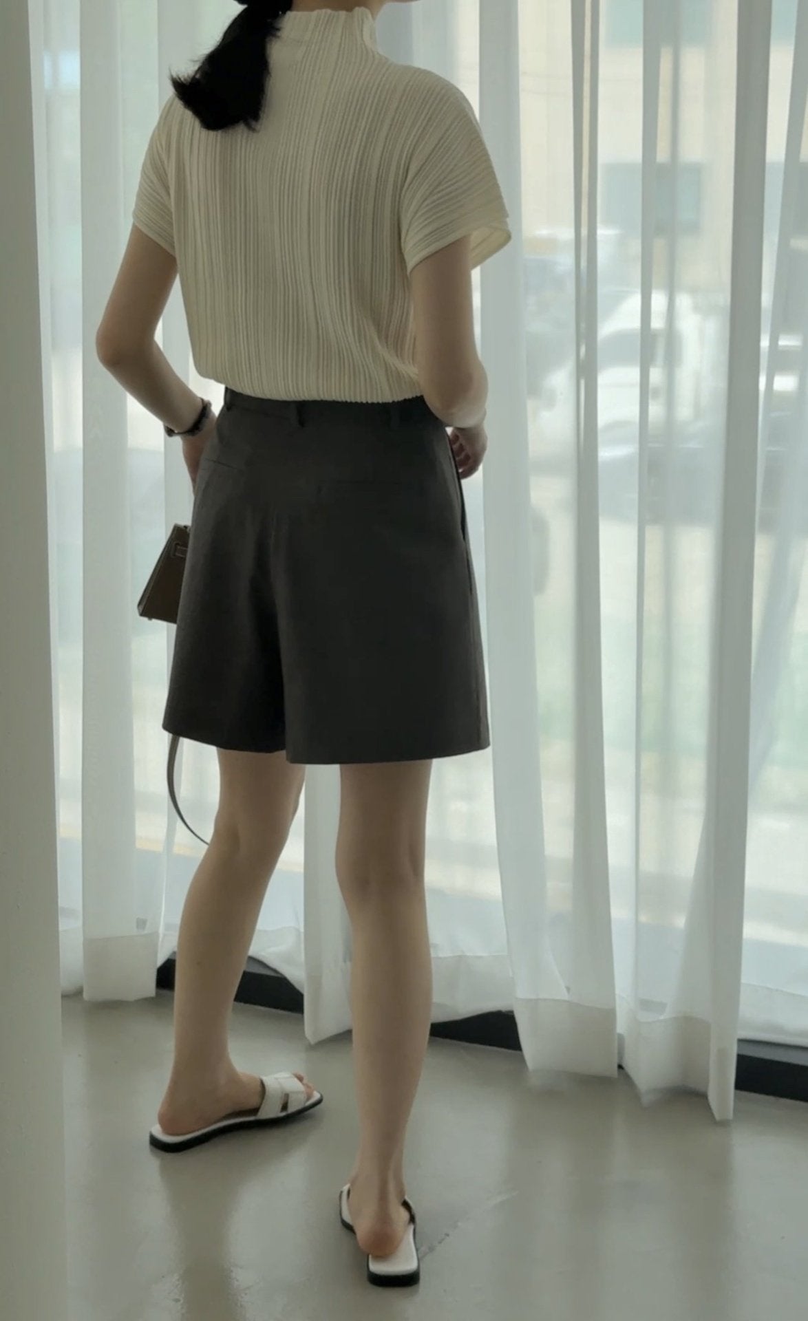 Lino Pleated Seamless Knit (Mock-neck) - Cream Ivory