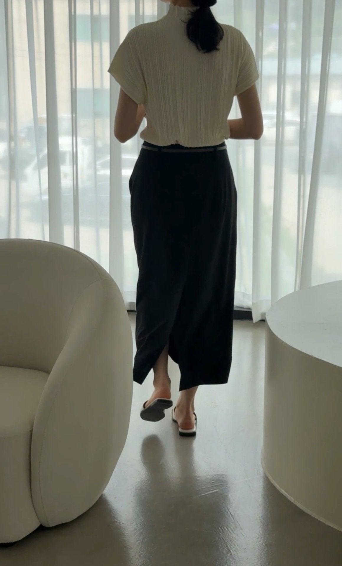 Lino Pleated Seamless Knit (Mock-neck) - Cream Ivory