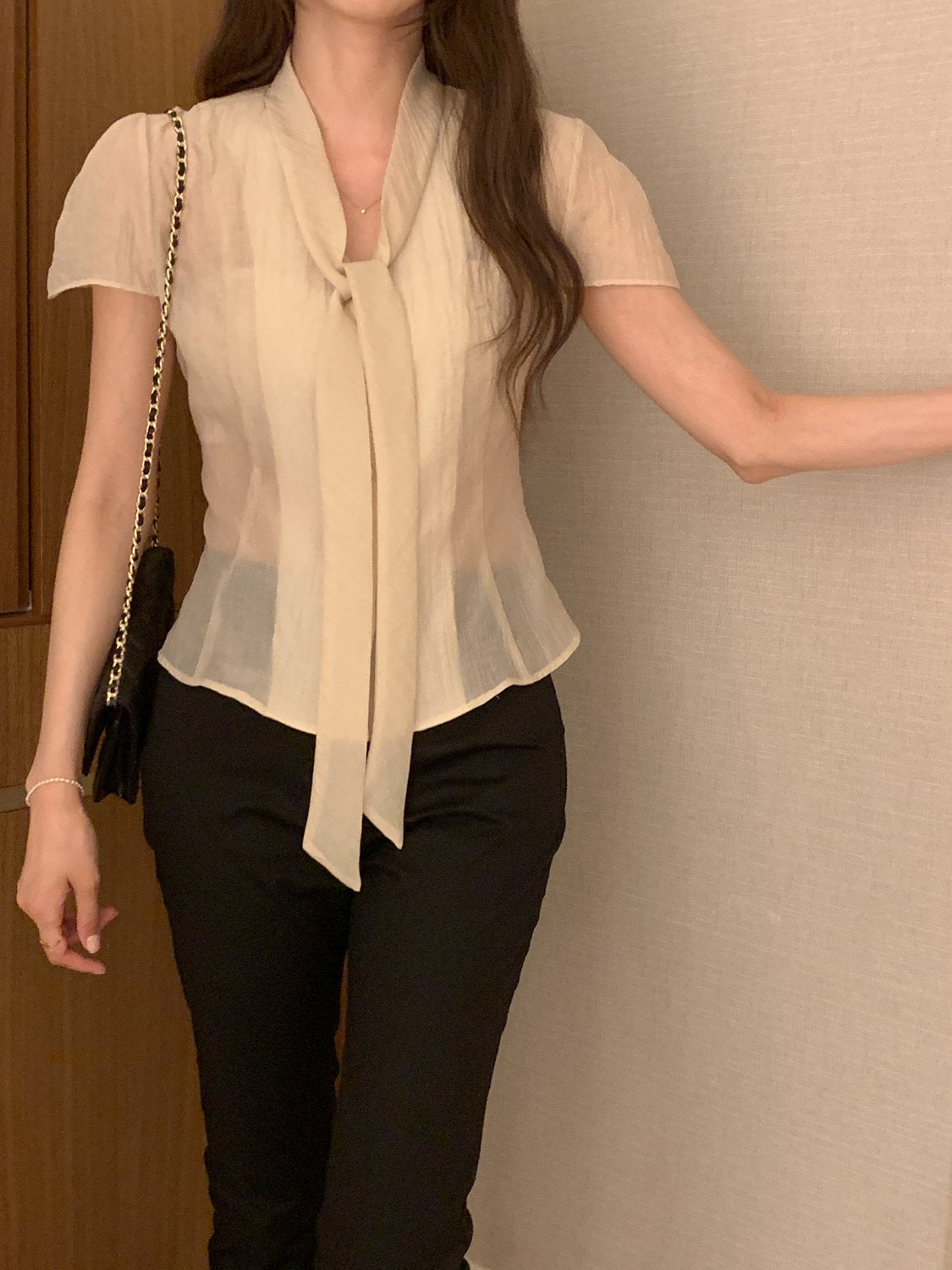 Two-Way Tie Balloon Blouse