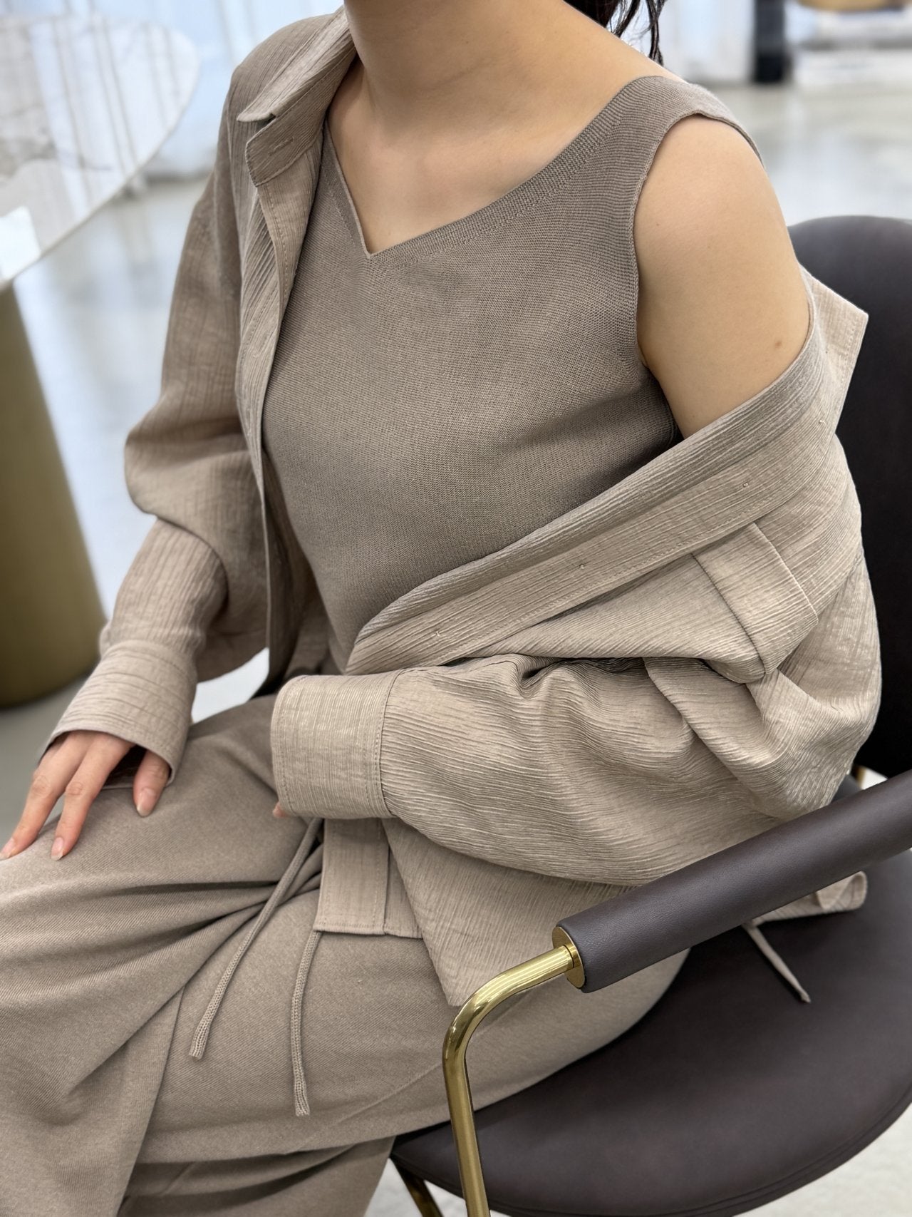 Wool-Tencel Crinkle Belted Overfit Shirt - Mocha Mousse