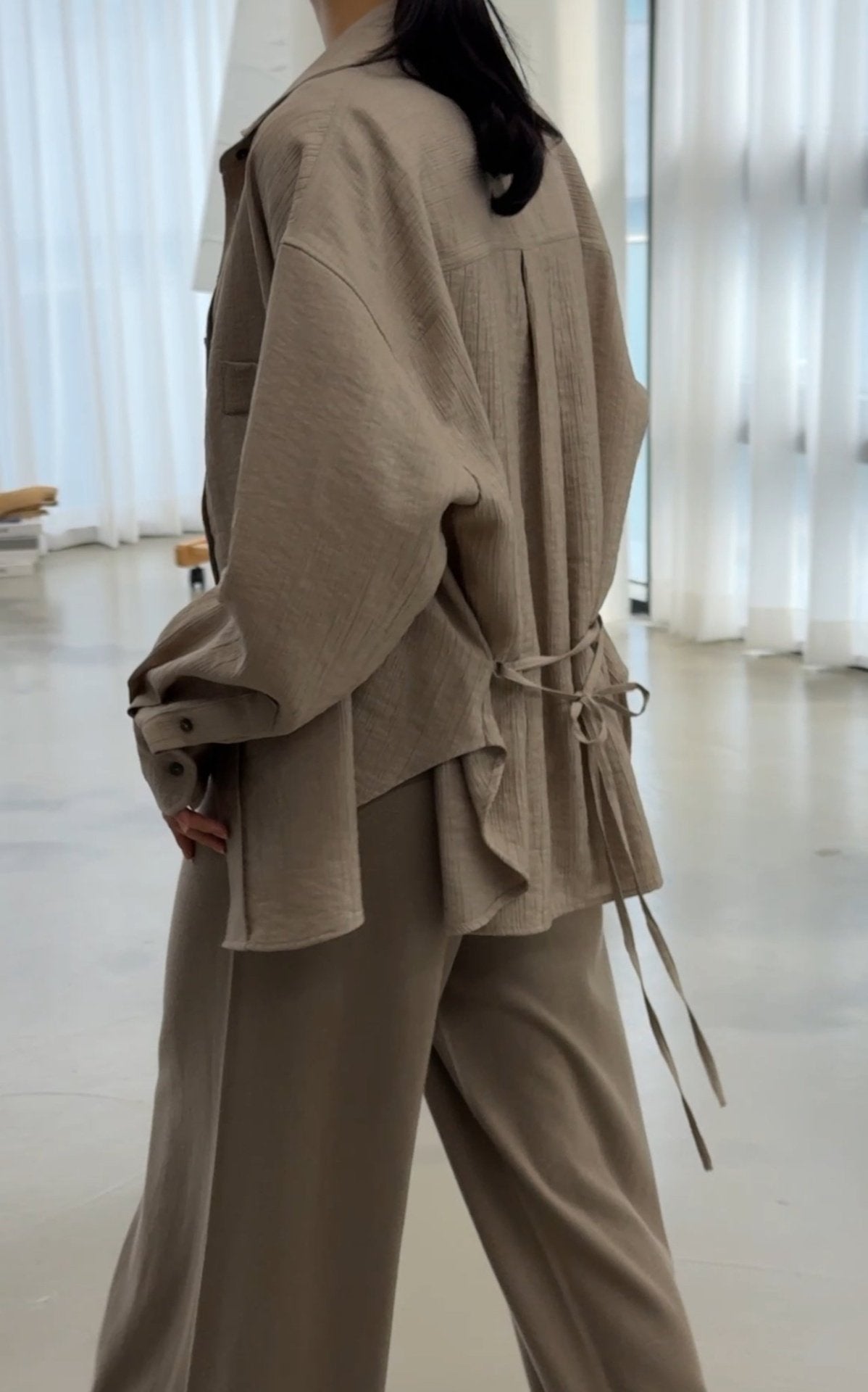 Wool-Tencel Crinkle Belted Overfit Shirt - Mocha Mousse