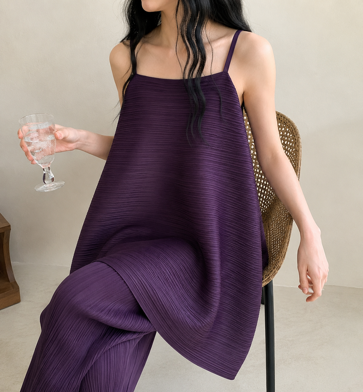 Pleats Flow Slip