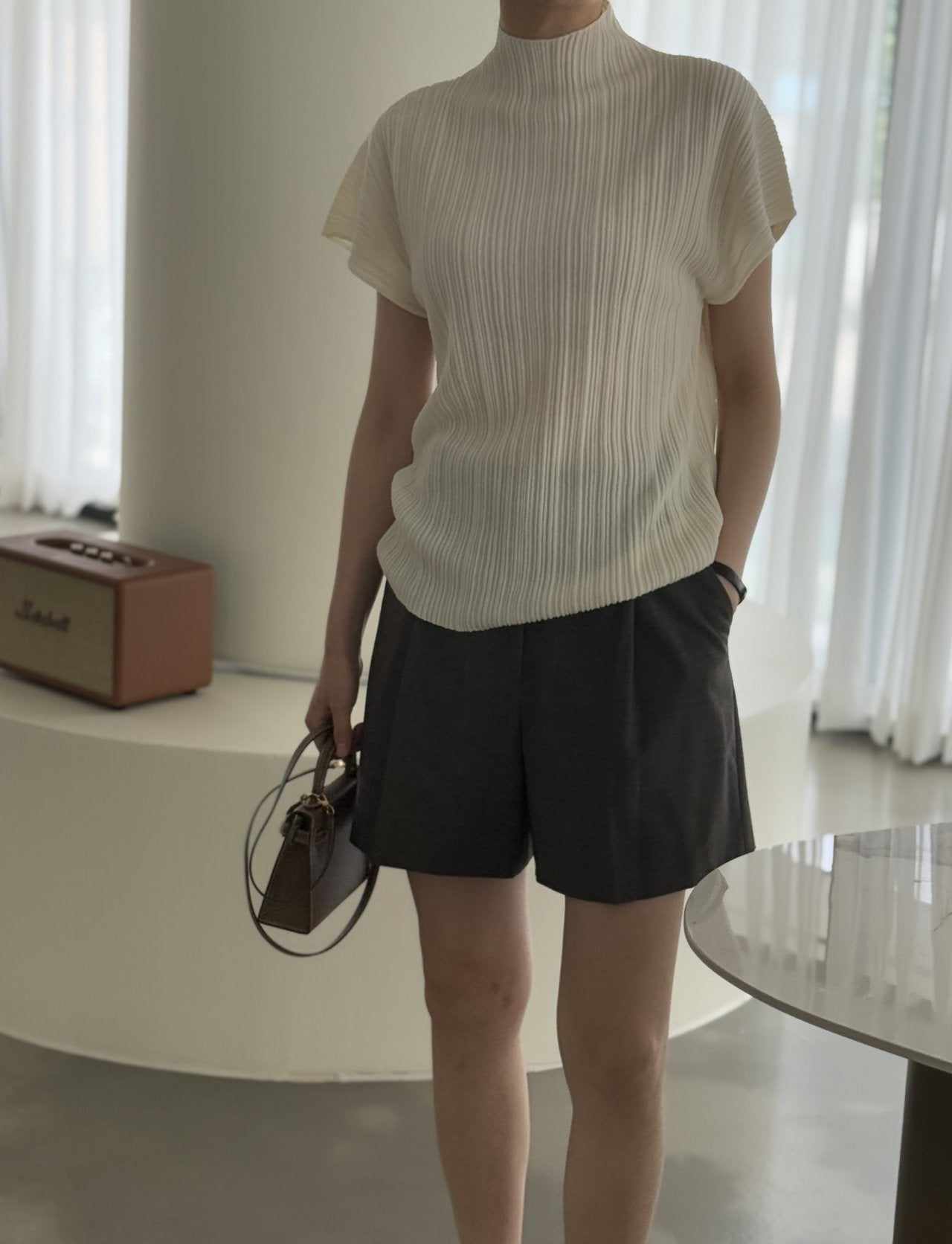 Lino Pleated Seamless Knit (Mock-neck) - Cream Ivory