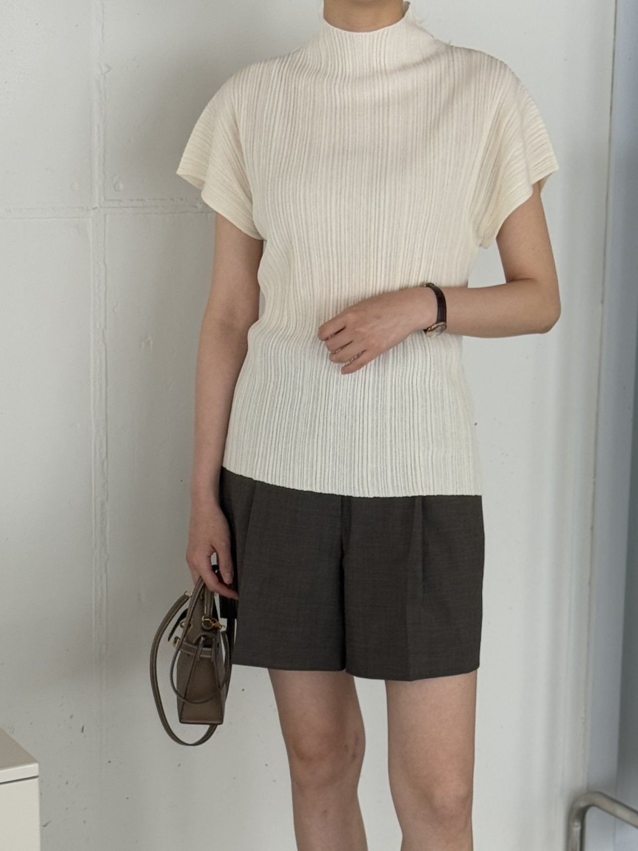 Lino Pleated Seamless Knit (Mock-neck) - Cream Ivory