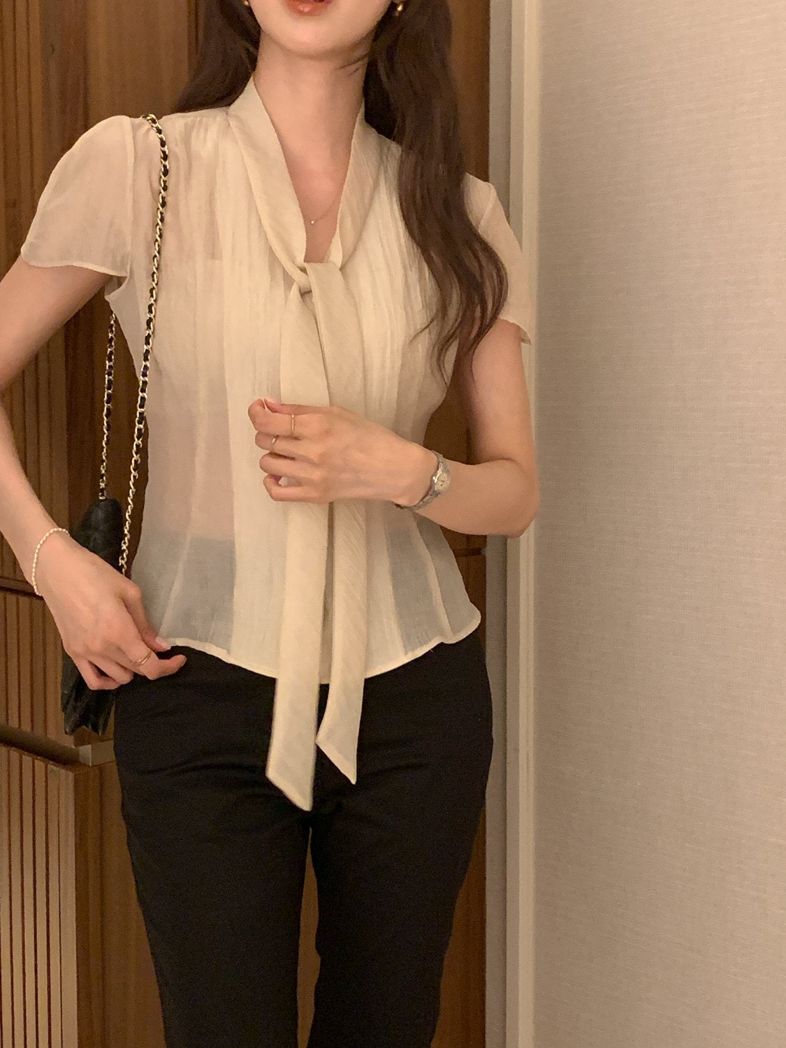Two-Way Tie Balloon Blouse