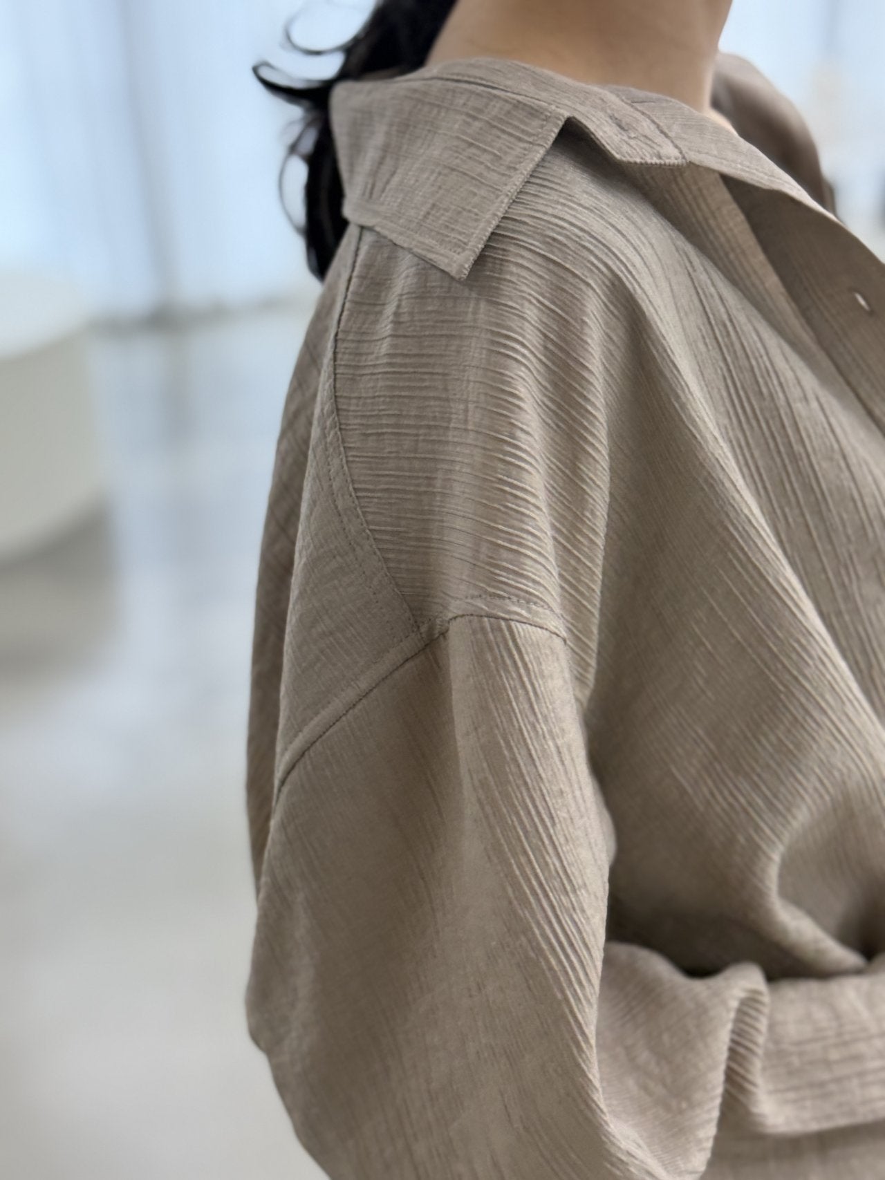 Wool-Tencel Crinkle Belted Overfit Shirt - Mocha Mousse