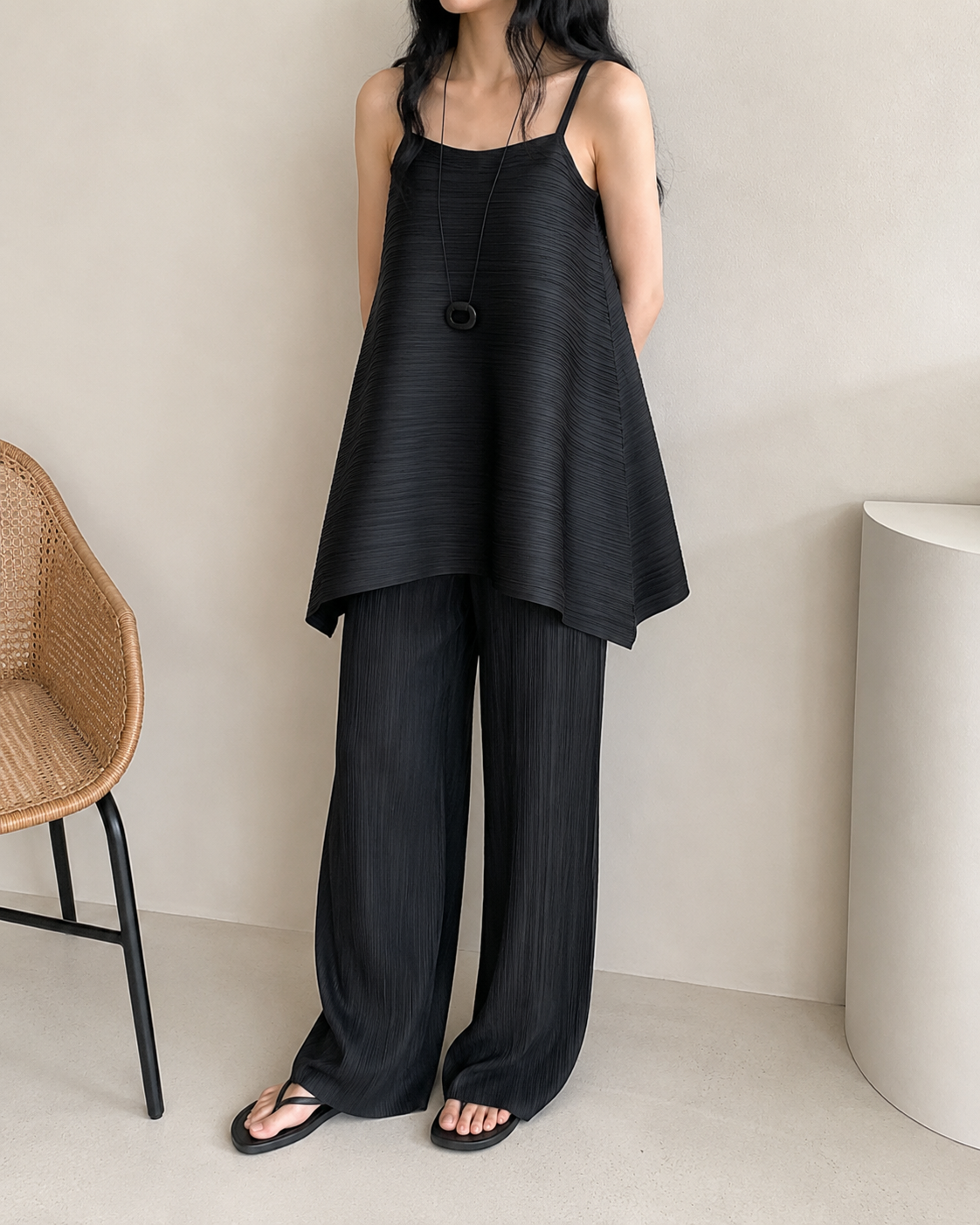 Pleats Flow Slip